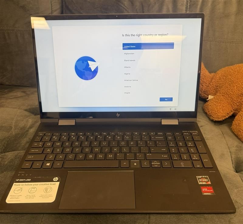 HP Envy x360 15m 15.6″ touch screen convertible Ryzen 5 4500U 8GB RAM 256GB SSD