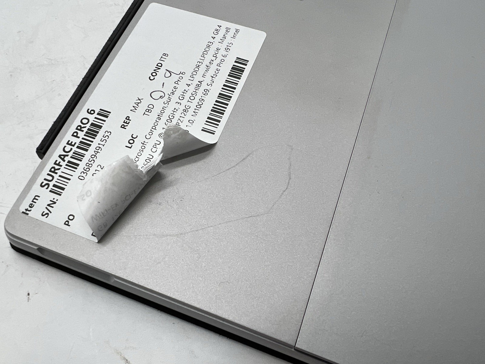 Microsoft Surface Pro 6, i5-8250U CPU, @ 1.60GHz, 8GB RAM, 128GB NVMe-No OS/AC