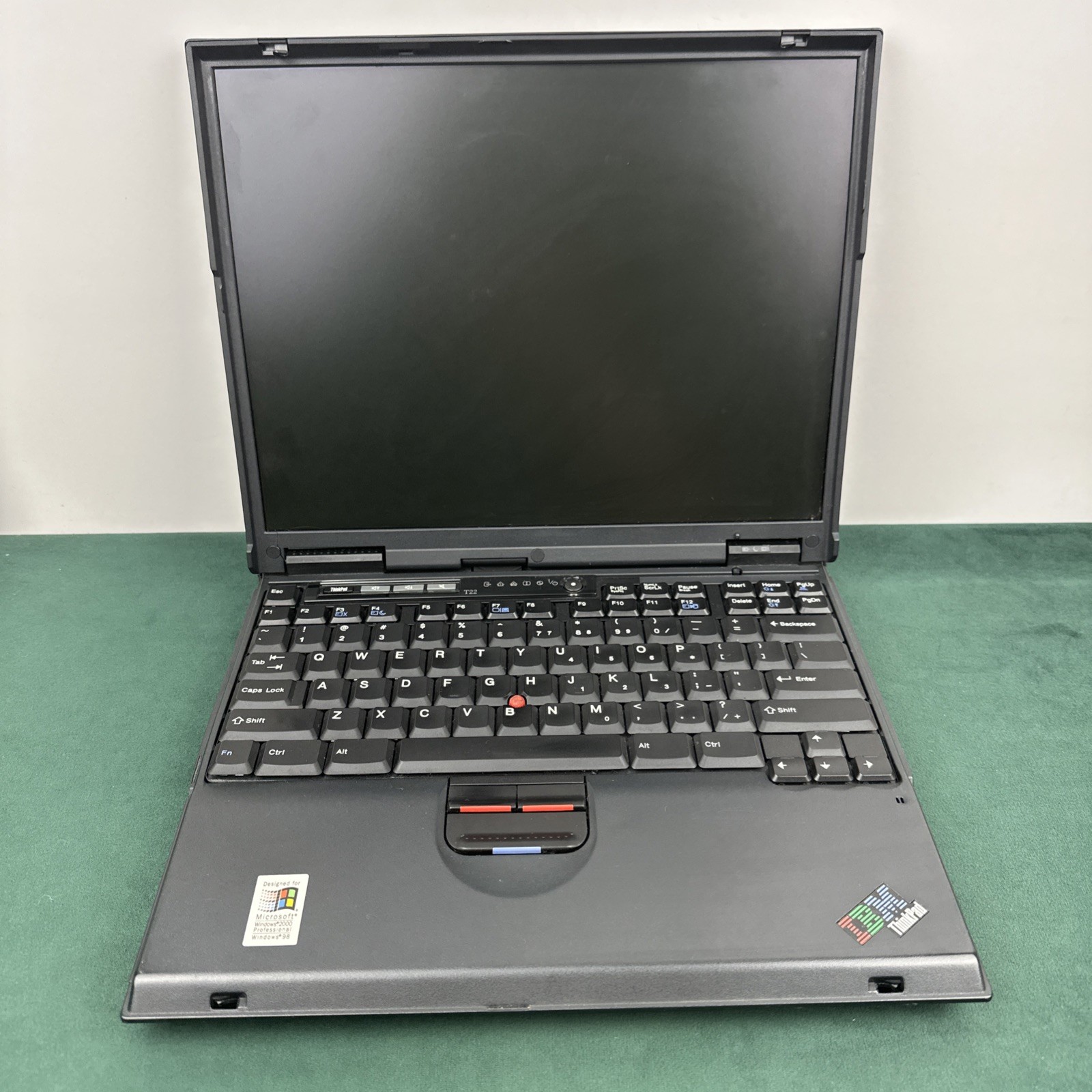 IBM ThinkPad T22 Laptop Type 2647 Vintage Windows 98/2000 Parts Repair As Is