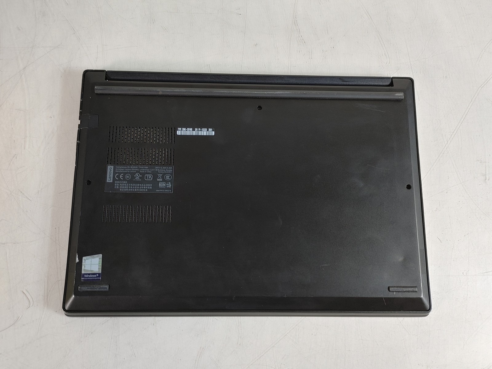 Lenovo ThinkPad E490s Core i5-8265U 1.60 GHz 16 GB DDR4 No HDD
