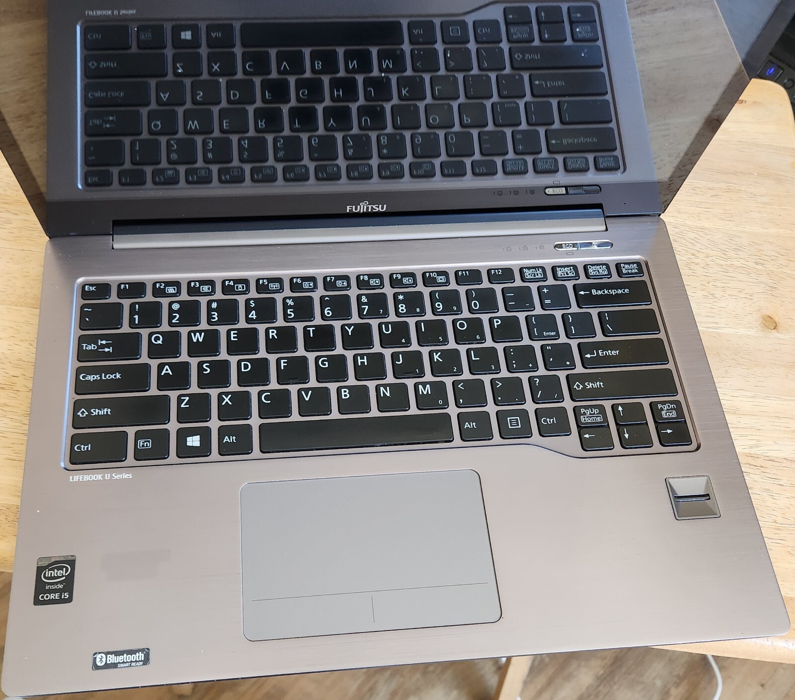 Fujitsu LifeBook U904 Ultrabook Intel Core i5-4300u Touchscreen