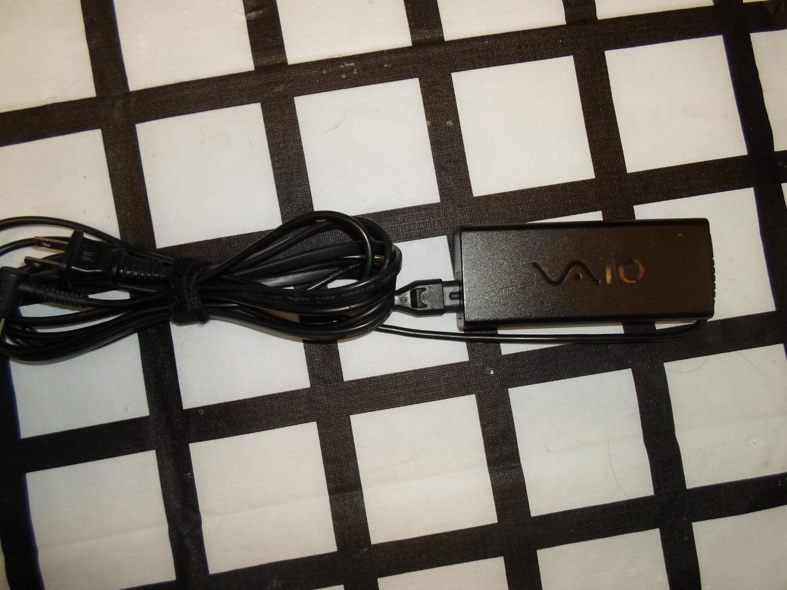 Sony VAIO damaged PCG-7173L Intel Core 2 Duo 1GB RAM 120GB HDD CRACKED SCREEN