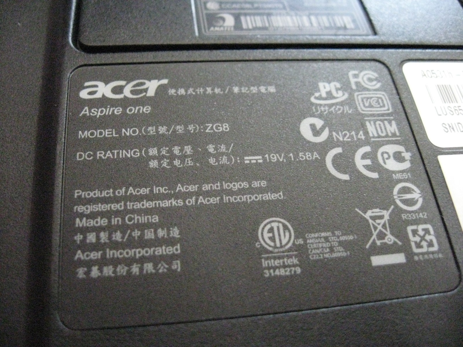Acer Aspire One 531h Netbook Computer w/ AC Adapter