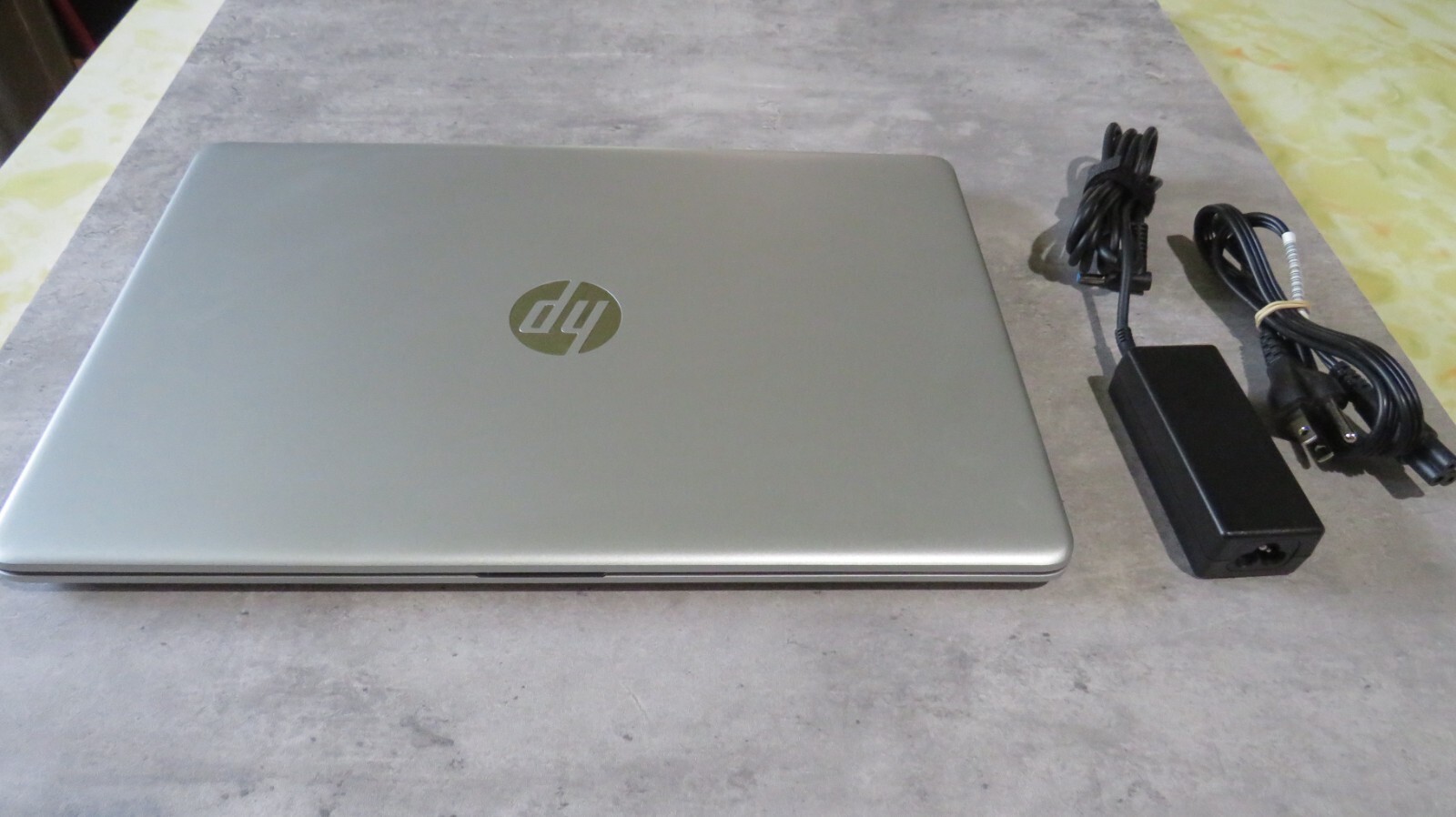 HP 15-ef0022nr 15.6″ (256GB SSD, AMD Ryzen 7 3700U, 2.3 GHz) Needs Battery