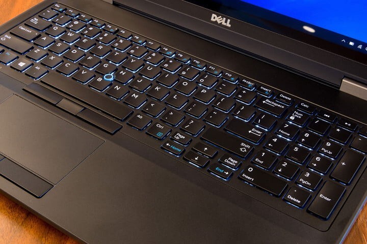 DELL Precision M3510 i7-QUAD HUGE 4TB SSD 32GB 15.6″ IPS W5130M 2GB + DOCKING