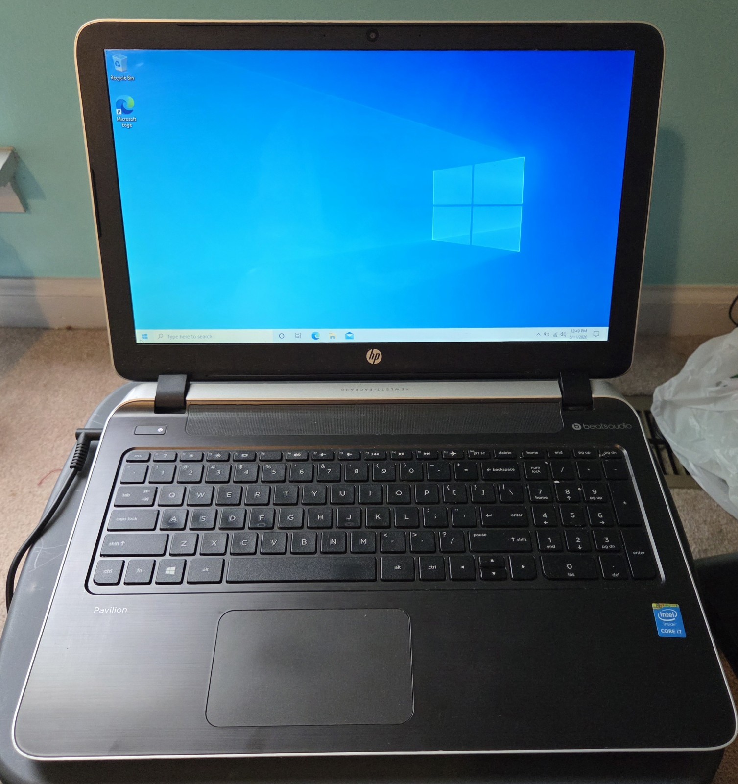 HP Pavilion 15 Notebook PC 15 i7 – 5500U 2.40ghz 6GB