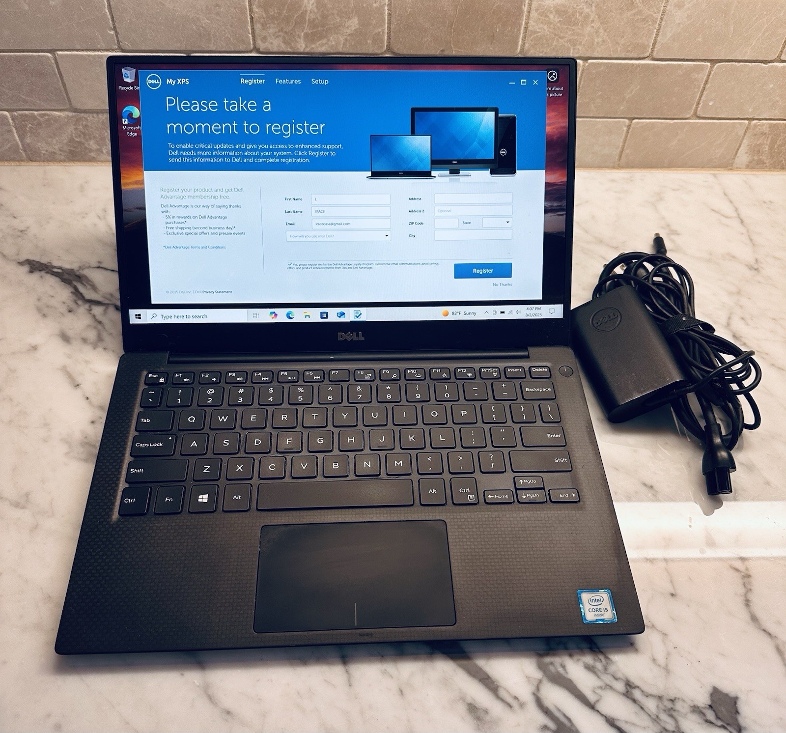 Dell XPS 9350 13in. (256GB, Intel Core i5 6th Gen., 2.3GHz, 8GB) Notebook/Laptop