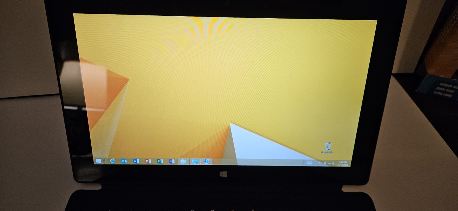 Microsoft Surface RT 1516 Tablet Tegra 3 1.30GHz 2 GB RAM 32 GB Win RT 8.1