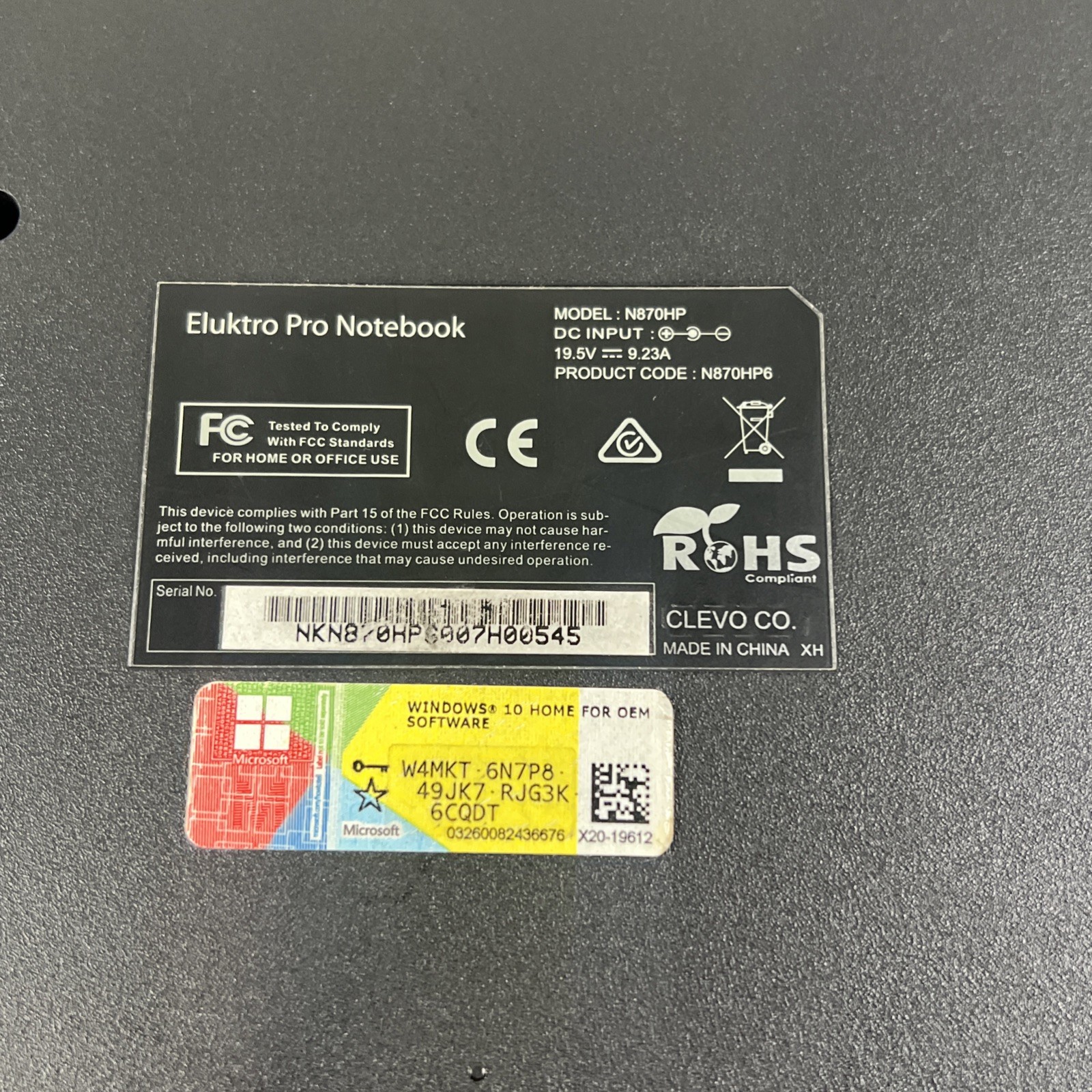 Eluktronics Eluktro Pro N870HP 17.3″ Core i7-7700HQ 2.8GHz Laptop – Barebones