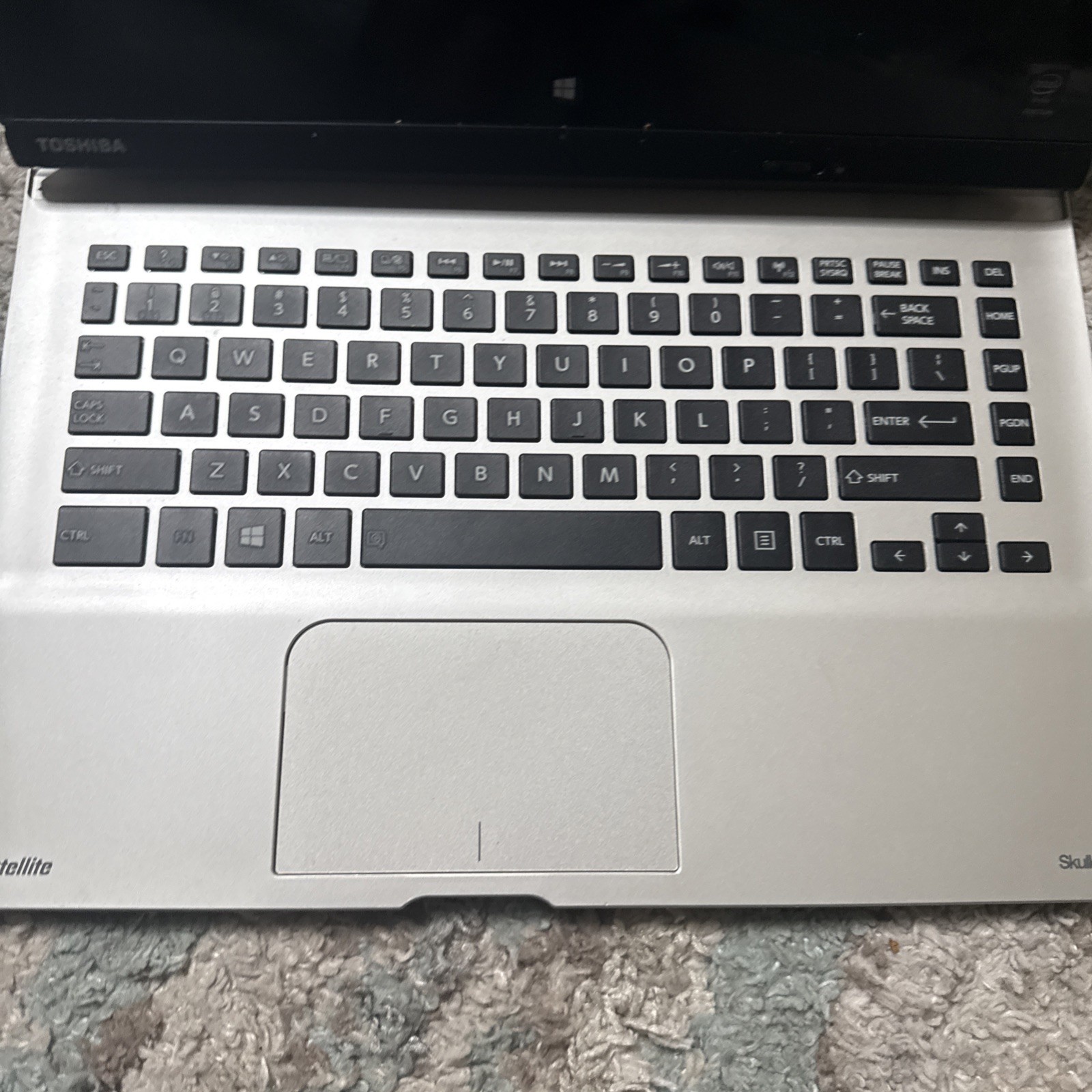 Toshiba Satellite Click 2 Pro P35W-B3204 Intel Core i5-4210u Laptop Tablet