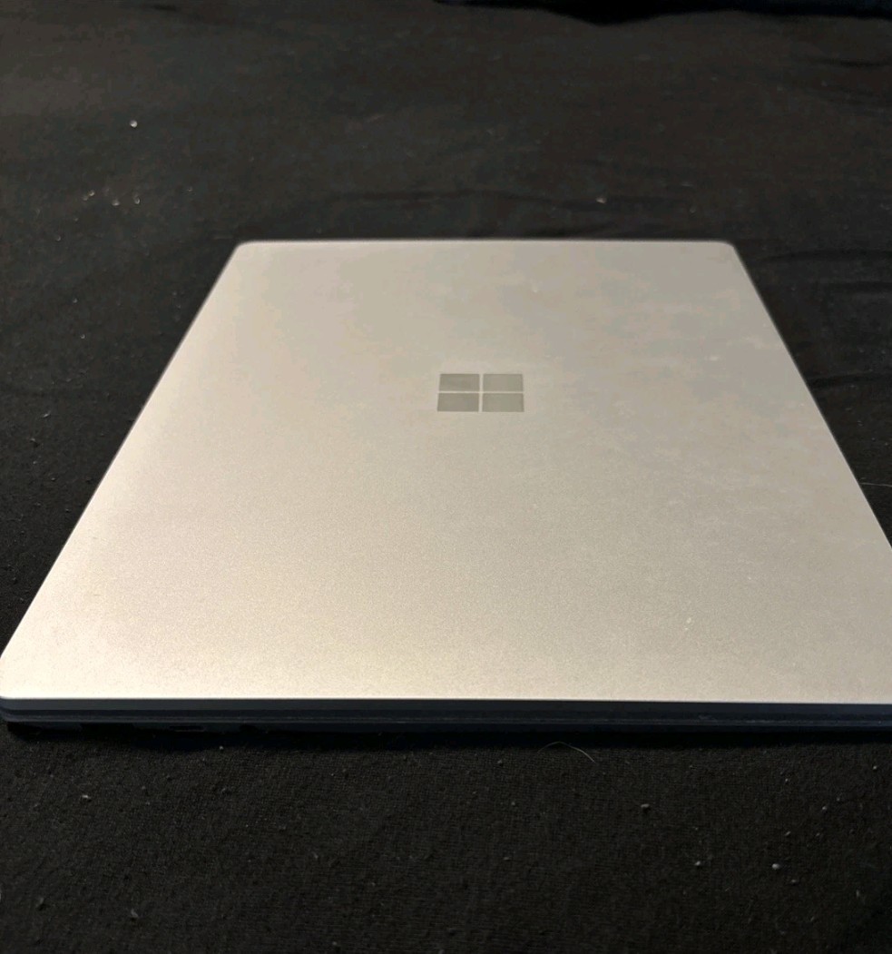 Microsoft Surface 13.5″(256GB SSD, Intel i7-7660U, 2.50GHz, 8GB RAM) Laptop –