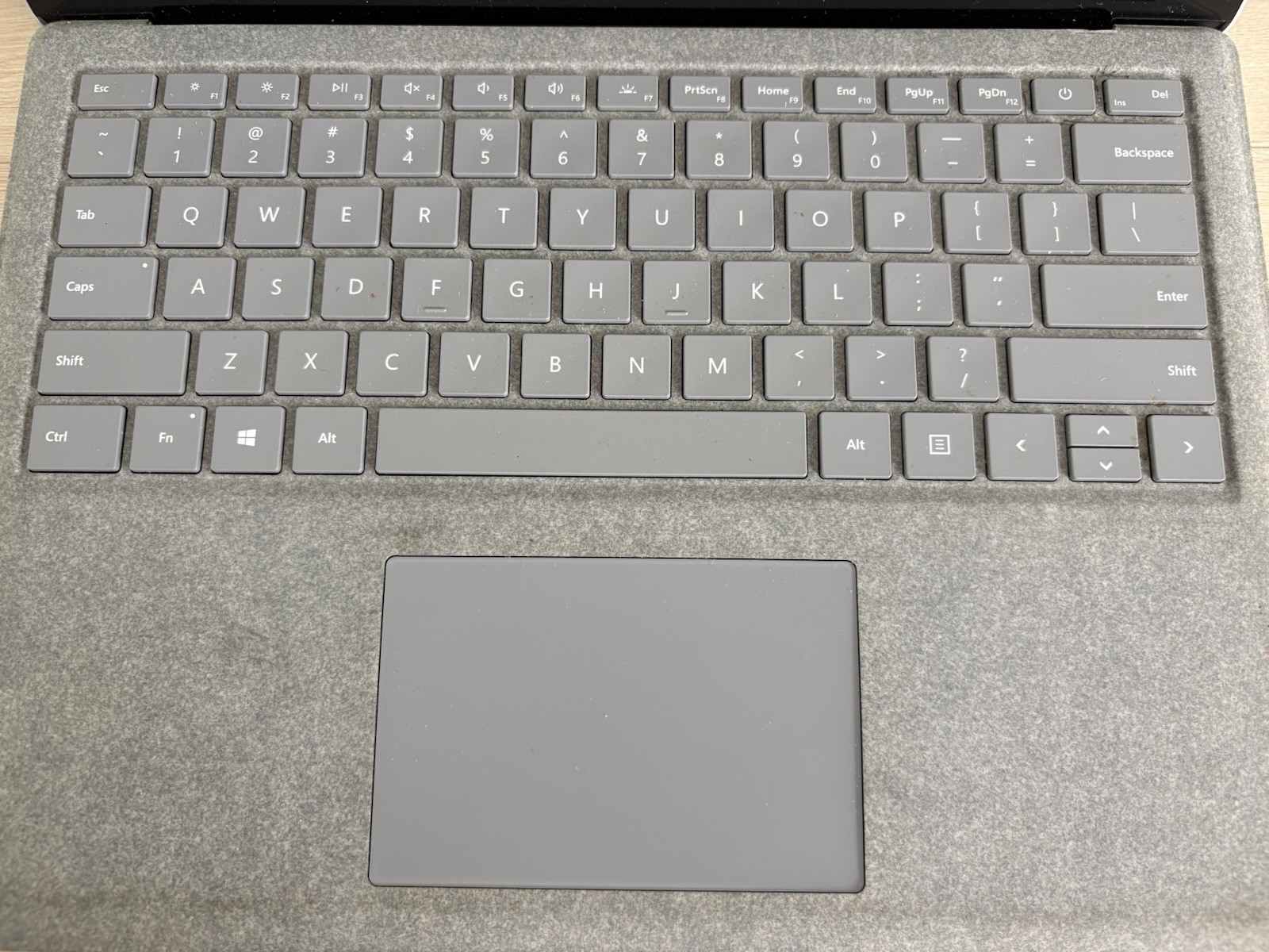 Microsoft Surface Laptop Model 1769 13.5” Intel Core i5 Gray w/ Charger