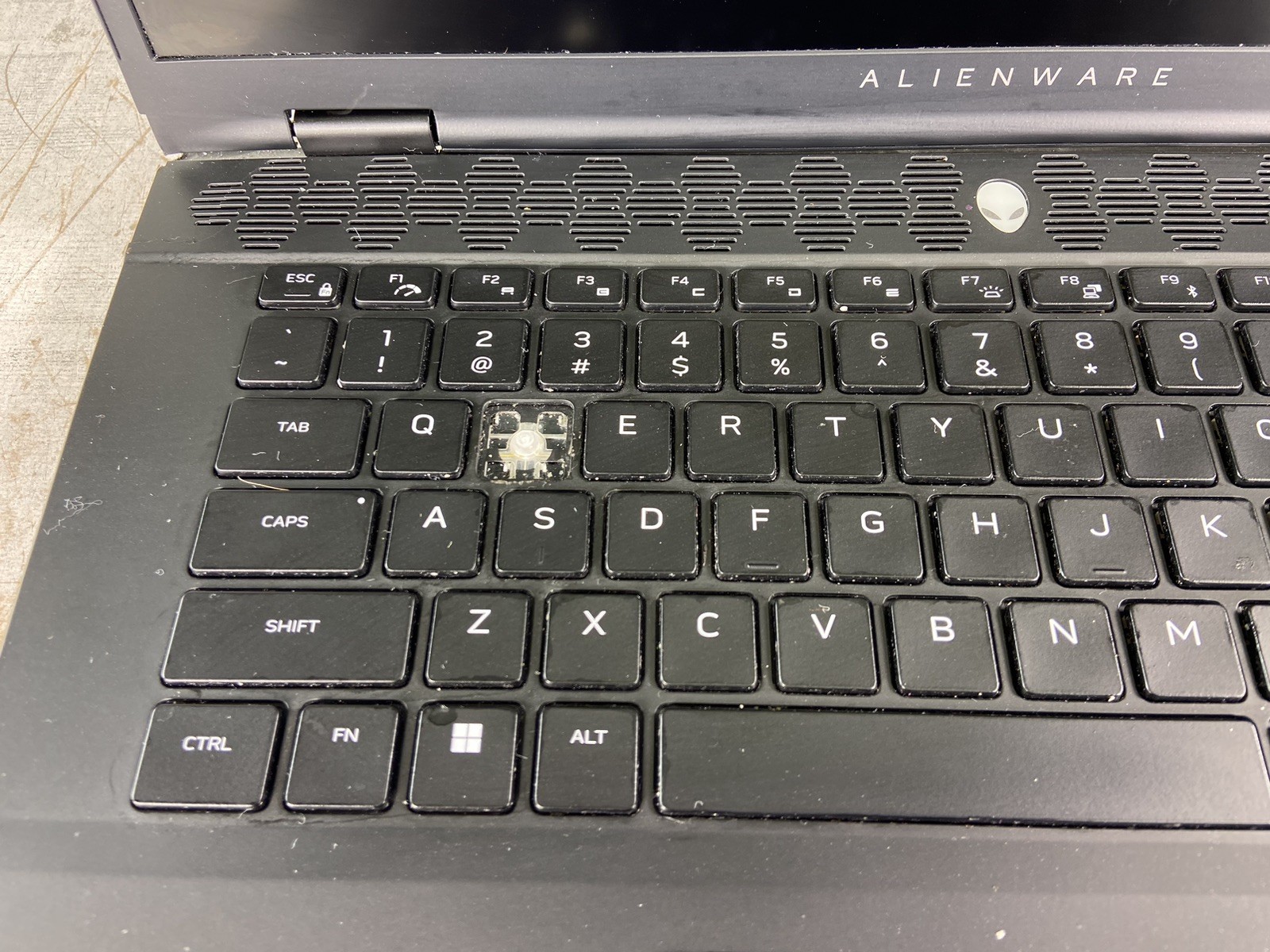 DELL ALIENWARE M16 R2 ULTRA 7 155H @ 1.4 GHz, NO RAM/HDD/OS – (FOR PARTS)