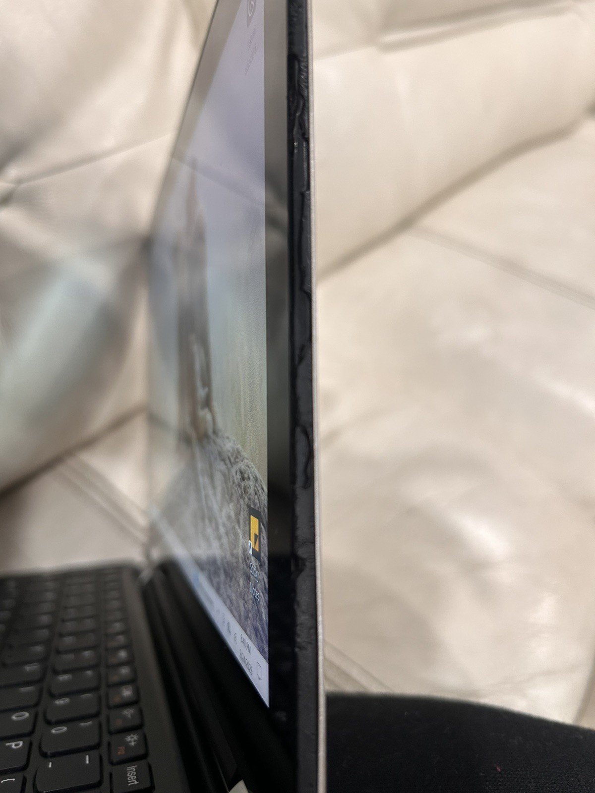 lenovo yoga 700-11isk used, silver color, 256 gb local disk