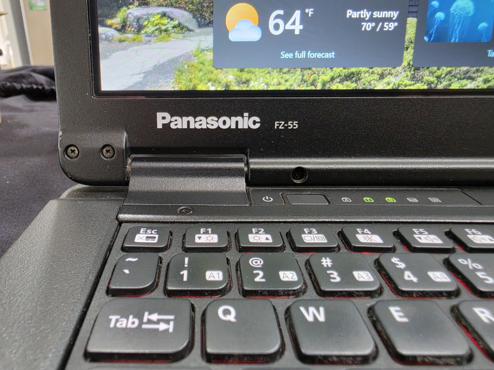 Panasonic FZ-55 Toughbook 14″ i7 32GB 1TB NVMe Radeon WX 4150 4G LTE Win 11