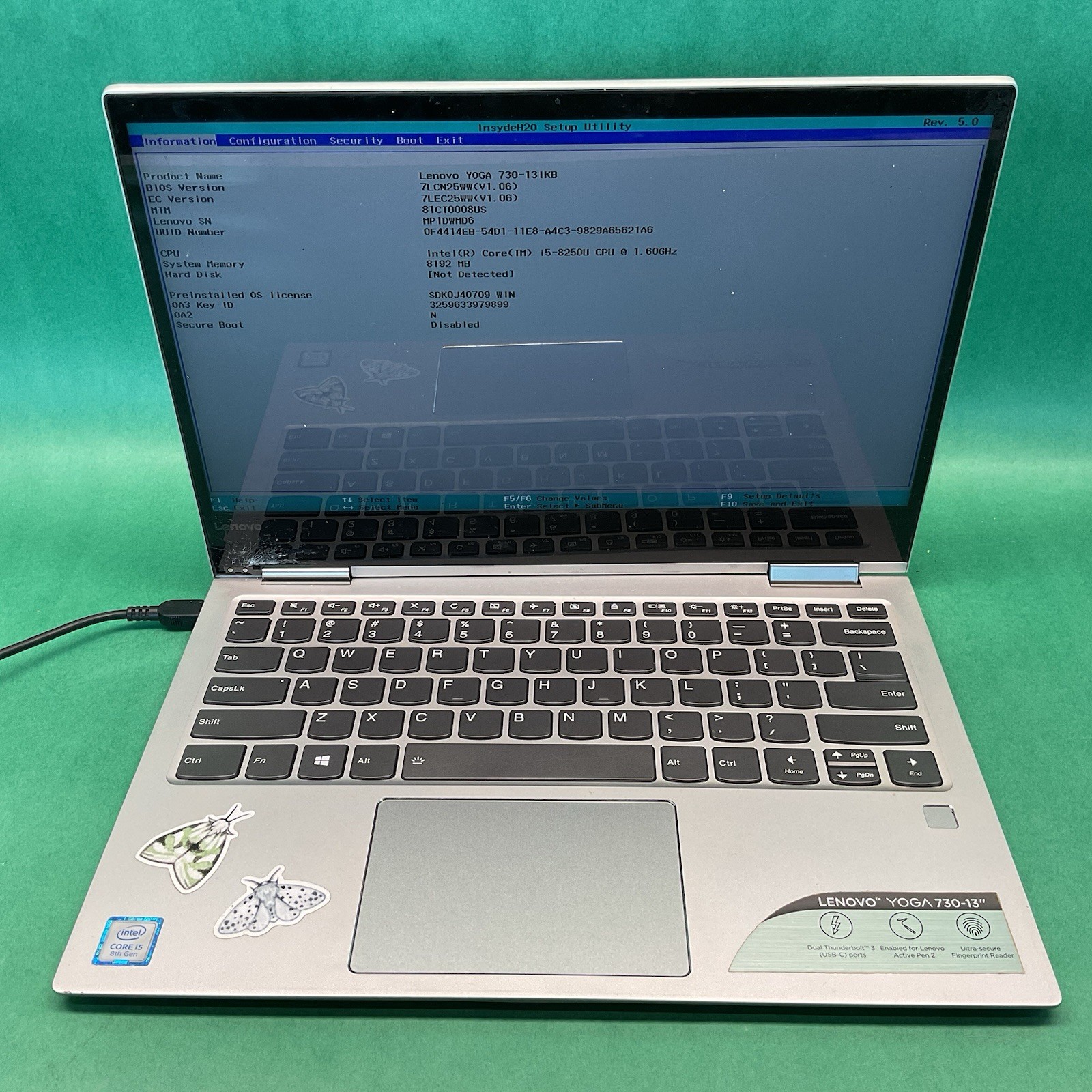 Lenovo Yoga 730-13IKB – Broken Screen – Powers On – NO HARD DRIVE- Untested