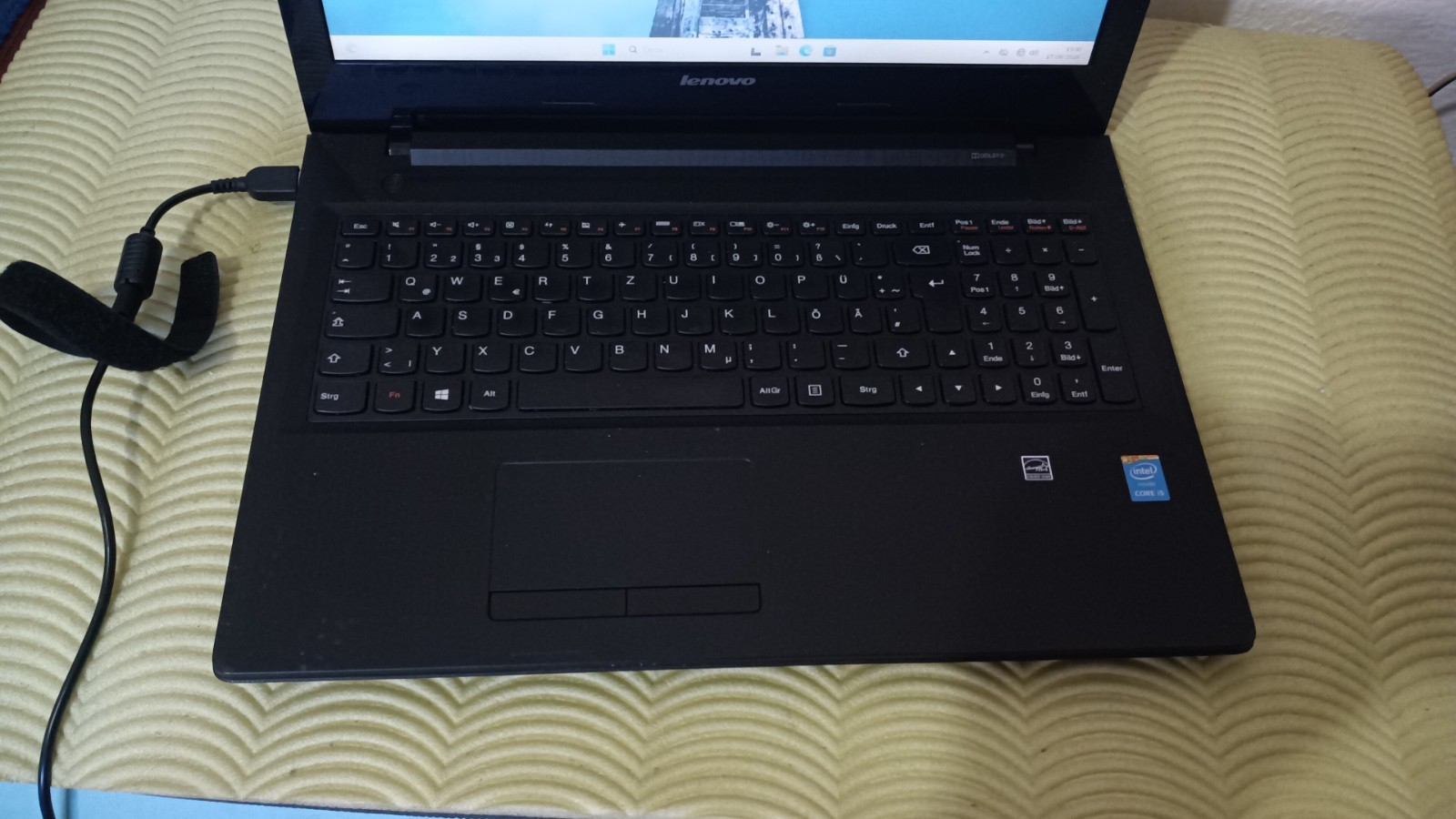 Lenovo g50-70 15.6″ i3-4030u 8gb 256gb windows 11