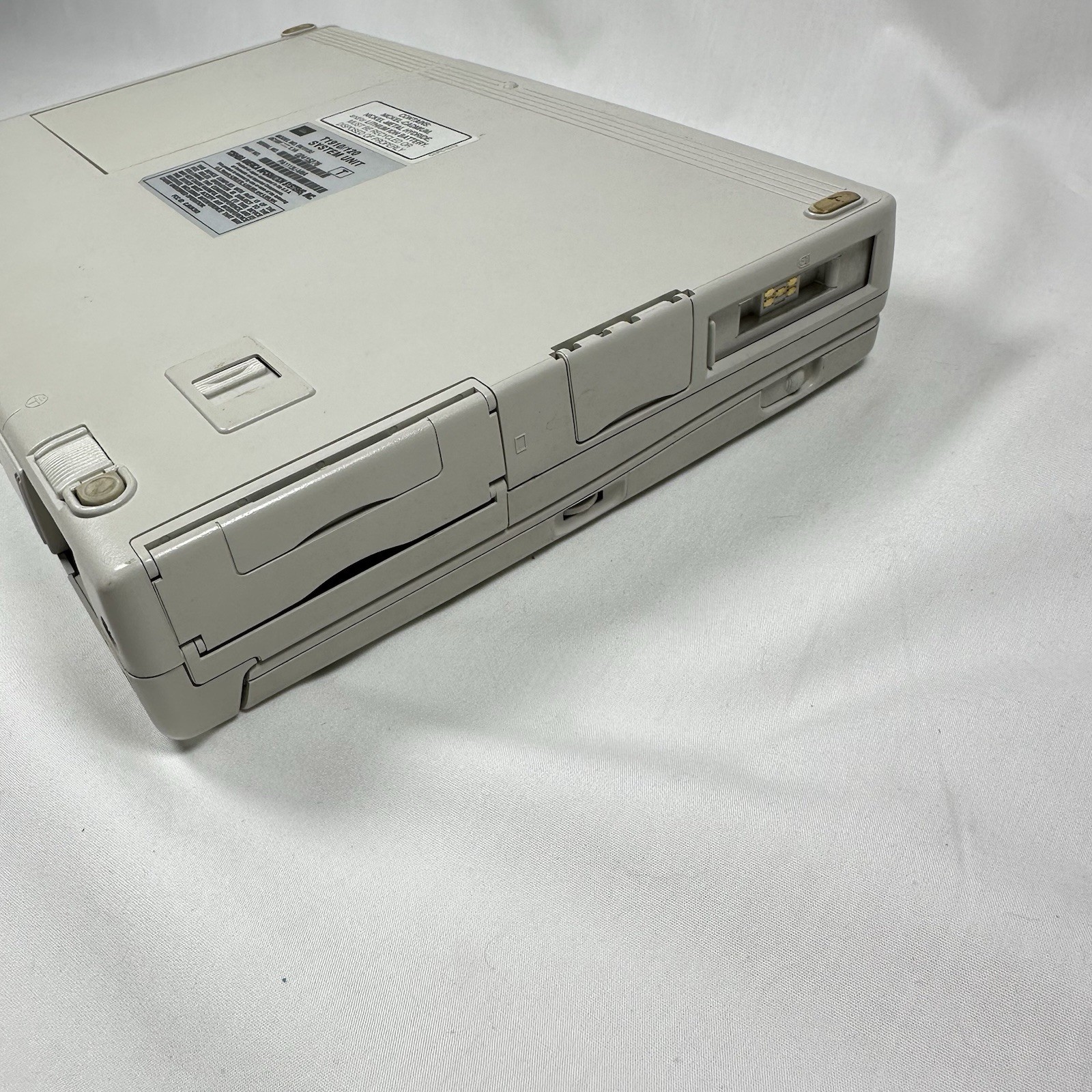 Toshiba Satellite T1910 Laptop Computer PA1113U Vintage UNTESTED – FOR PARTS!