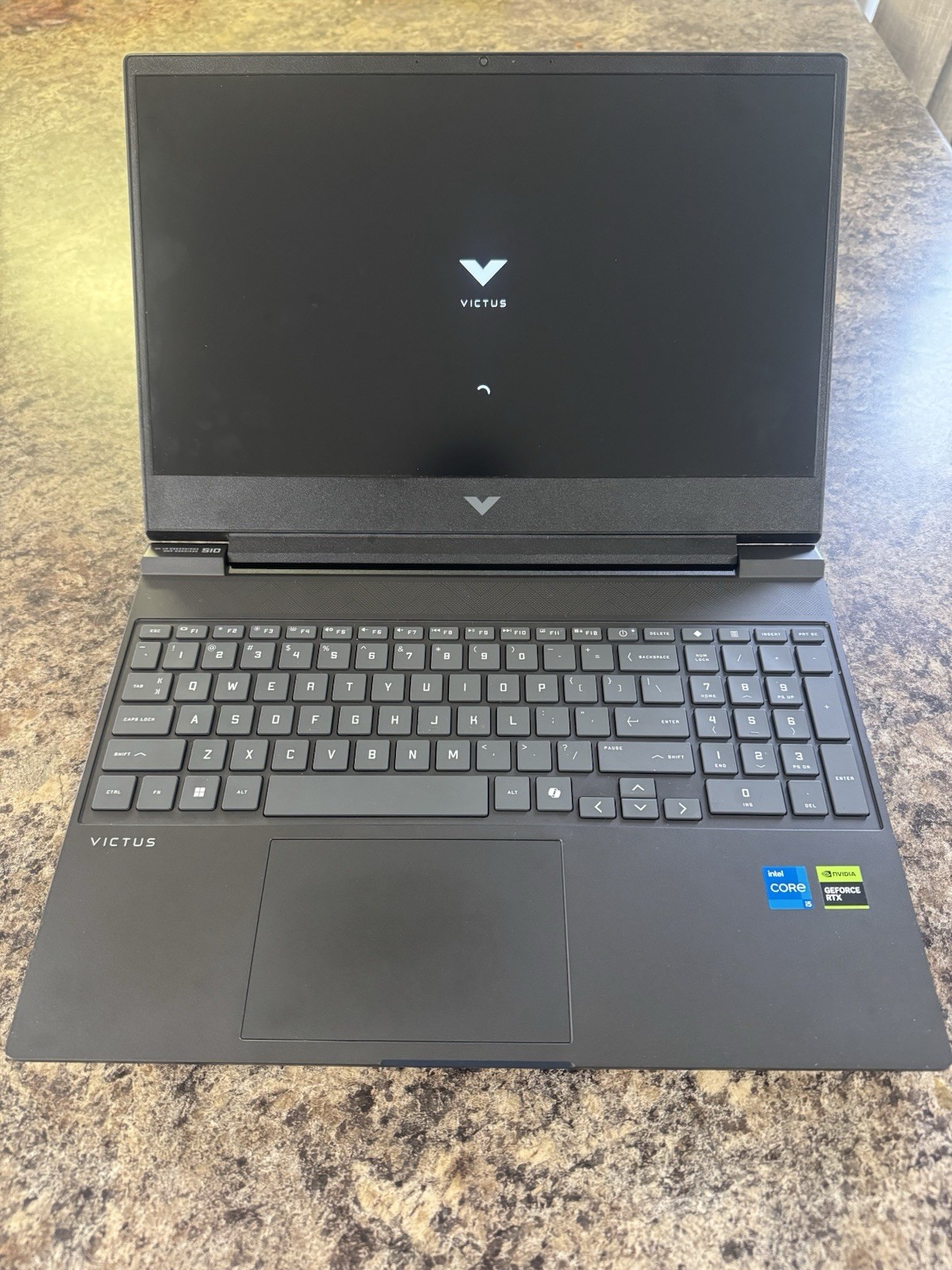 HP Victus 15.6″ Gaming Laptop i5-13420H 16GB 512GB SSD RTX 4050 W11 Black