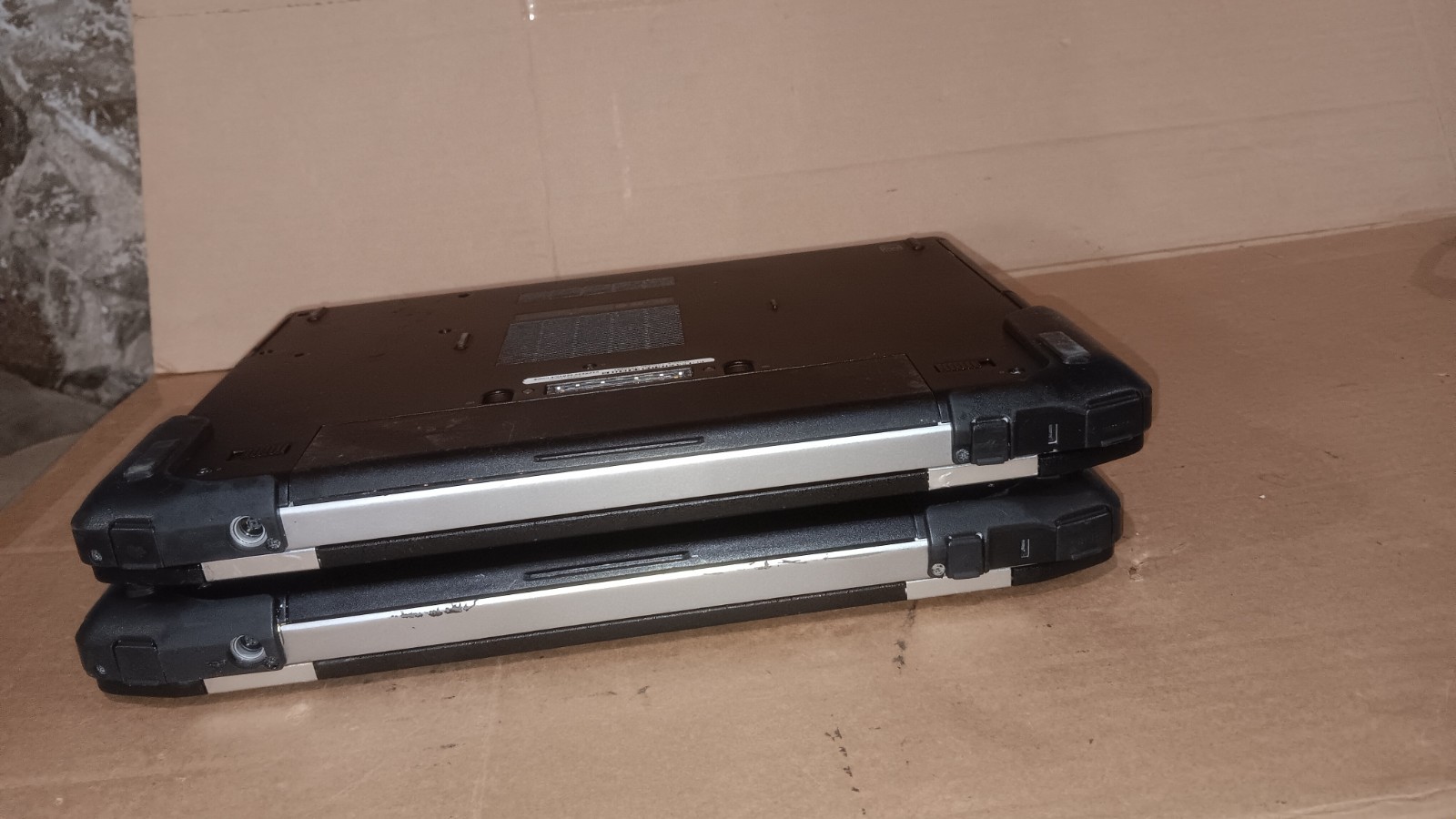 Lot of 2 Dell Latitude E6420 ATG 14″ Laptop Core i5 2540m @ 2.6GHz 14″ LCD Parts