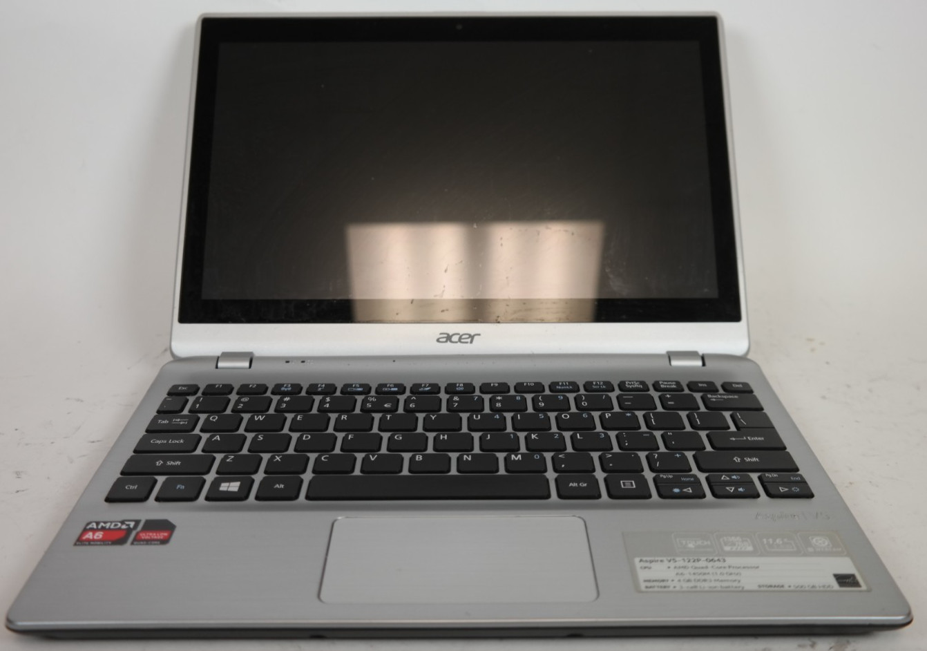 Acer Aspire V5 15.6″ AMD A6 Quad Core – No RAM – No HDD – Bad Battery – Untested
