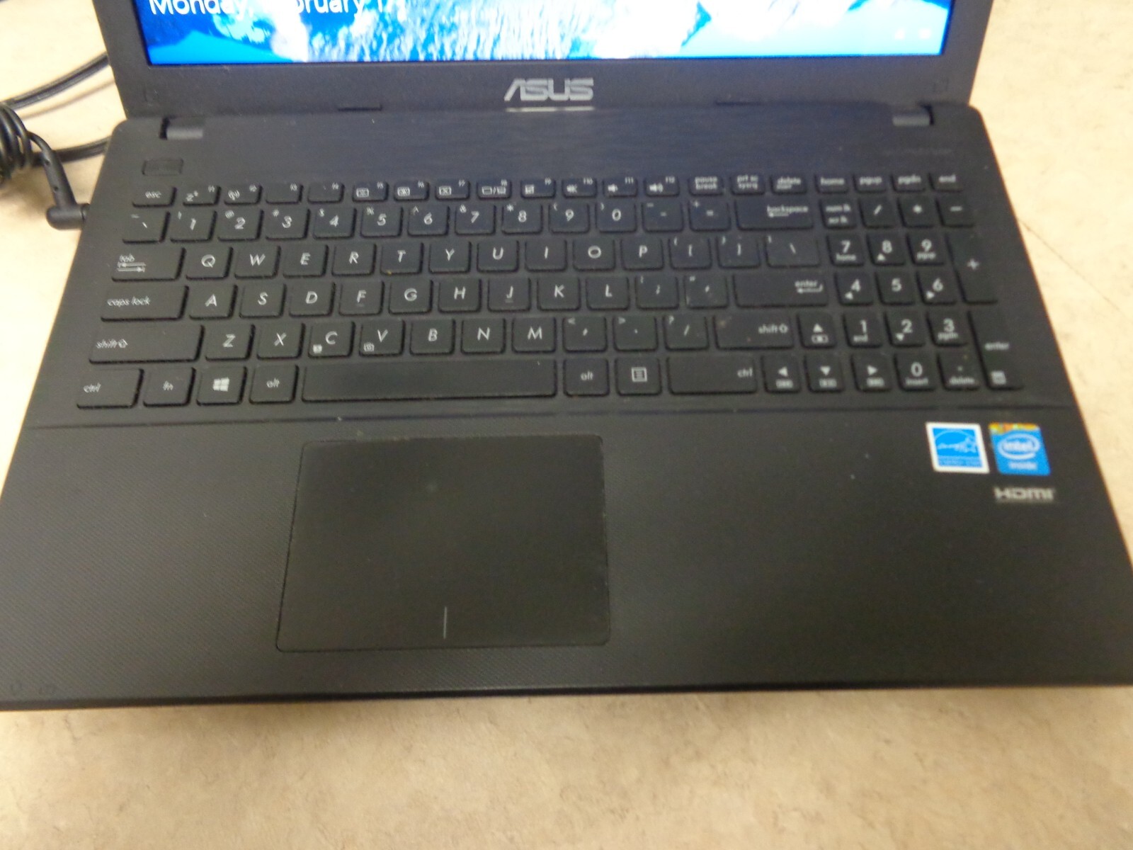 Asus D550MA-DS01 Intel Celeron N2815 1.86 GHz 4 GB RAM 500 GB HDD 15.6″ Win10
