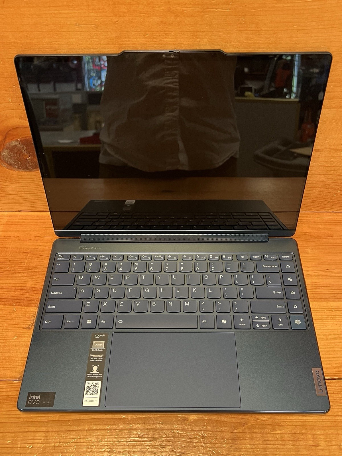 Lenovo Yoga 9 2-in-1 14″ OLED Touch Intel Evo Ultra 7 155H 32GB RAM 1TB SSD