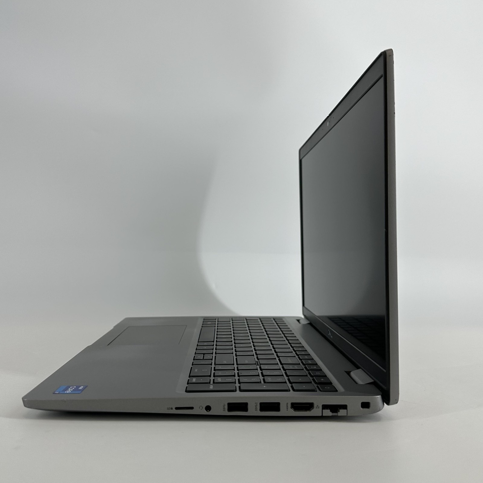 Dell Latitude 5520 15 Gray FHD i7-1185G7 3.00GHz 32GB RAM 512GB SSD DAMAGED LCD