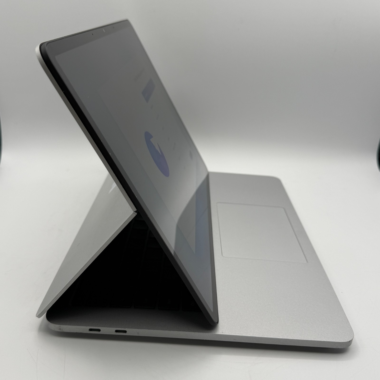 Microsoft Surface Laptop Studio 14.4″ i7-11370H 32GB RAM 512GB SSD RTX A2000