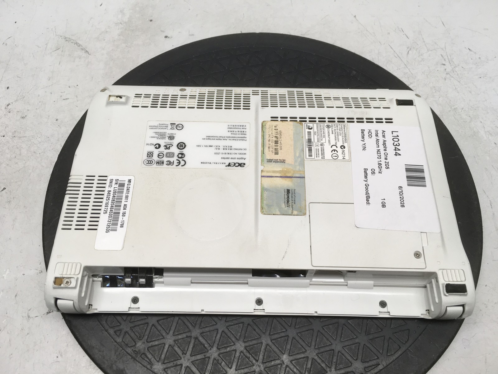 Acer Aspire One ZG5 Intel Atom N270 1.6GHz 1 GB NO HDD No Batt