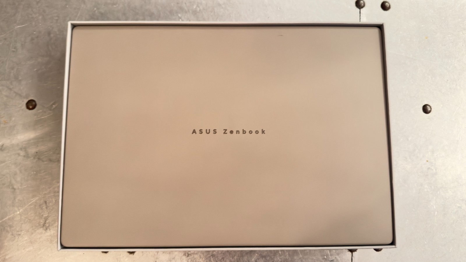 ASUS Zenbook A14 14-inch OLED Laptop Qualcomm Snapdragon, 16GB RAM, 512GB SSD