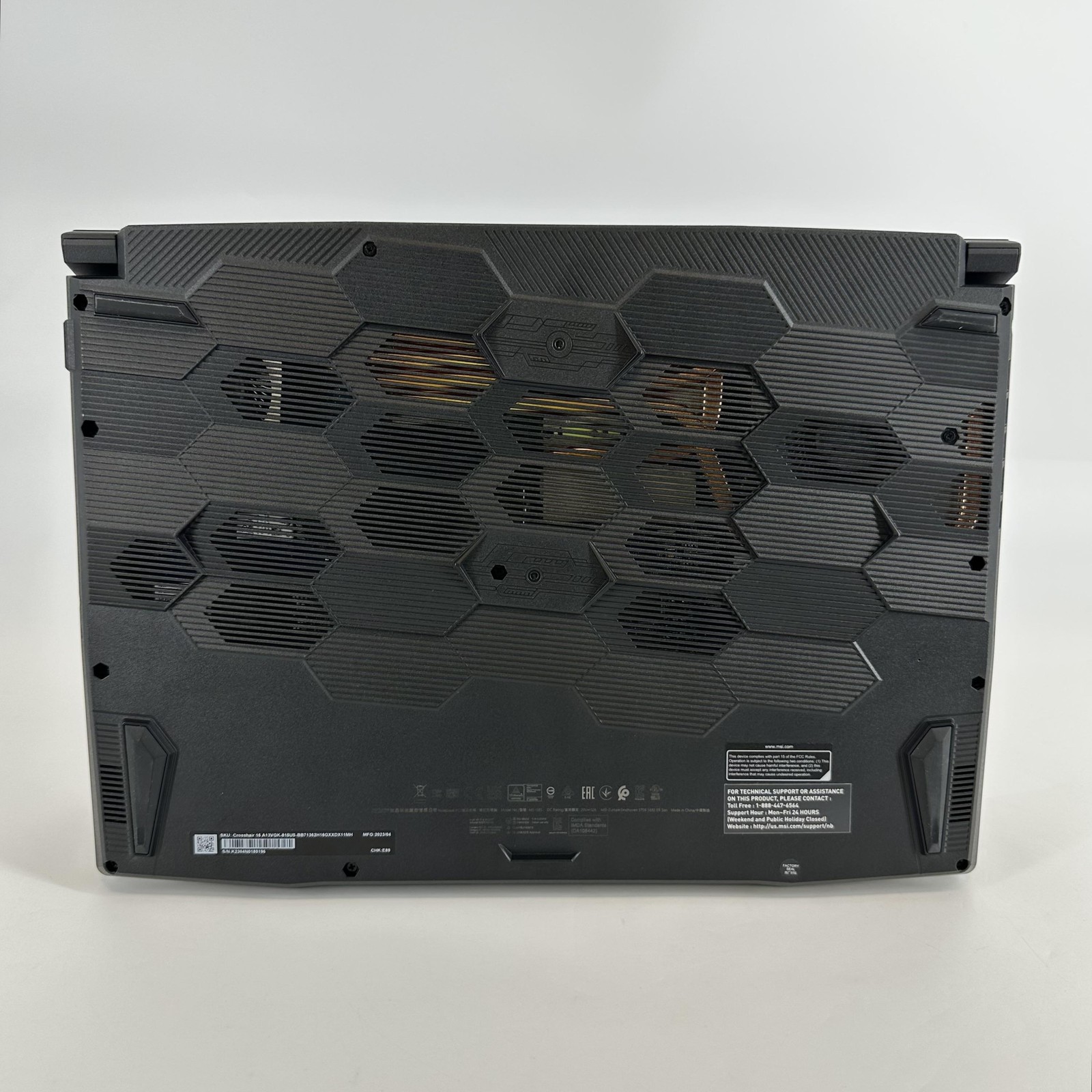 MSI Crosshair 16 FHD 2.4 GHz i7-13620H 16GB 1TB SSD NVIDIA RTX 4070 Excellent
