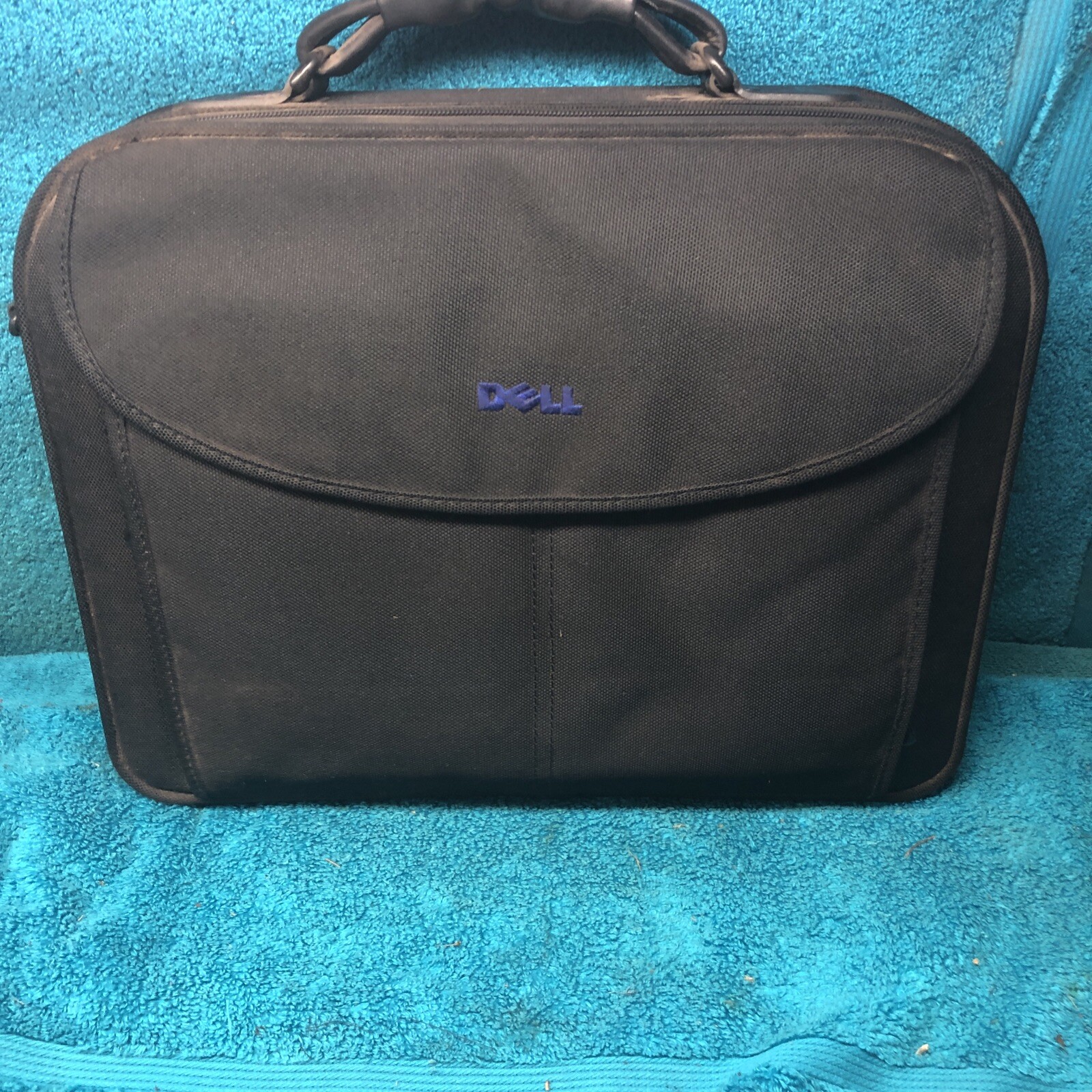 Dell inspirion 2650 laptop with bag and charger Pentium FOR parts