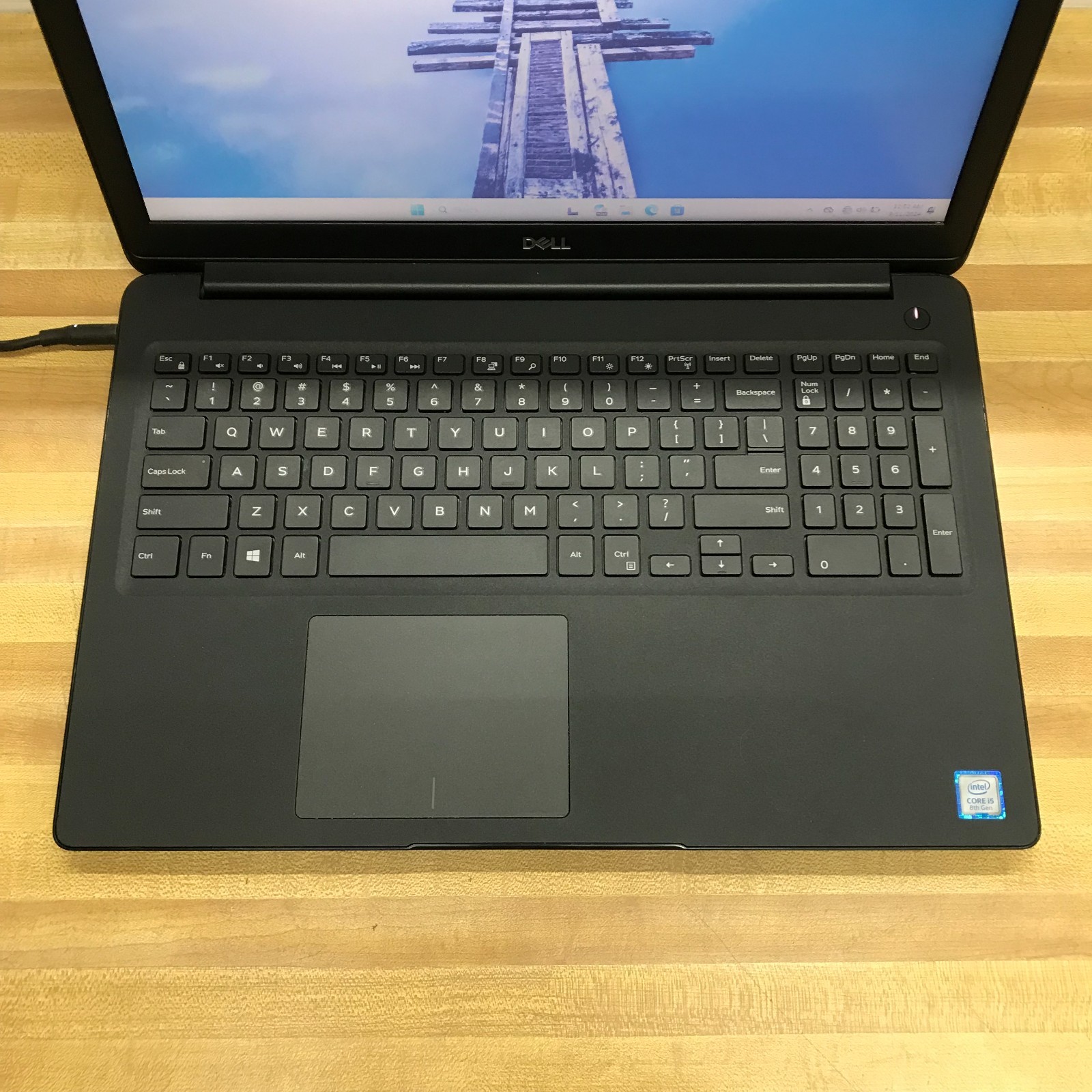 Dell Latitude 3500 15.6″ i5-8265u 1.6GHz 16GB RAM 256GB M.2 SSD (Windows 11 Pro)