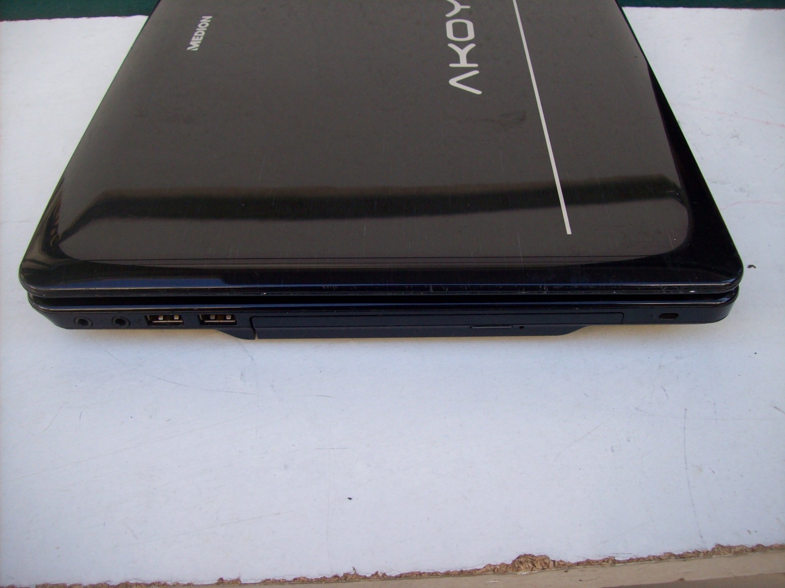 Laptop Medion Acoya E6221 screen damage spare part-001