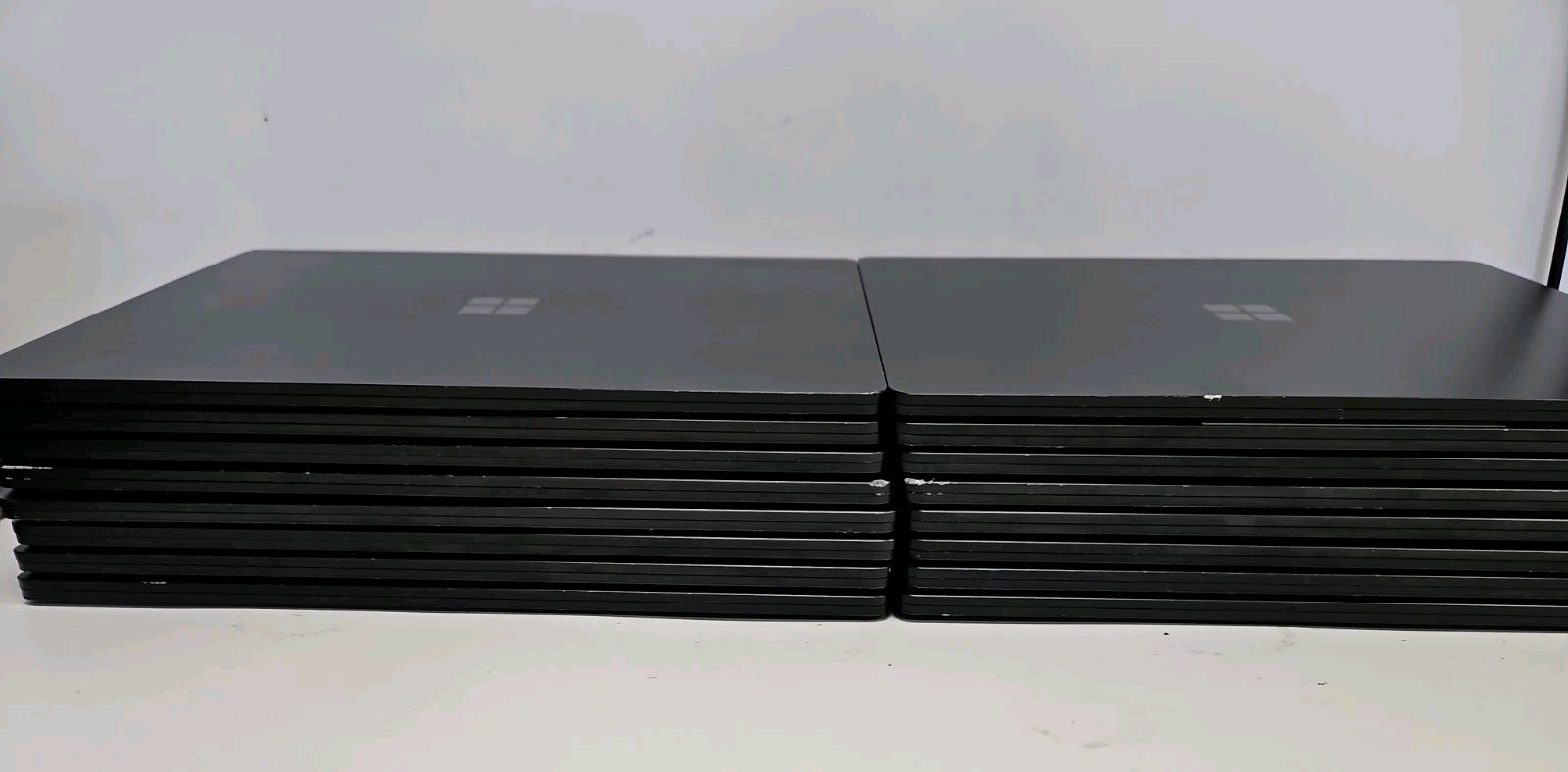 Lot of (16) Microsoft A1951 / A1868 Surface Laptops for Parts – Non Working