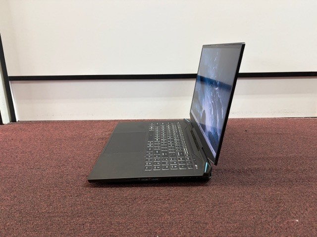 Prometheus XVII AMD 7 Ryzen 7 4800 32GB RAM 250GB SSD Windows 11