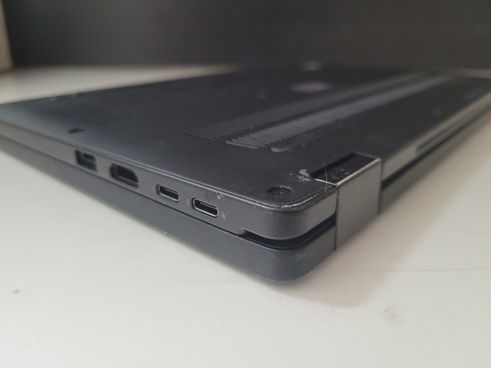 Dell Latitude 7390 Intel Core i5-8250U 1.6Ghz 8GB Ram No SSD 13.3″ Touch Laptop