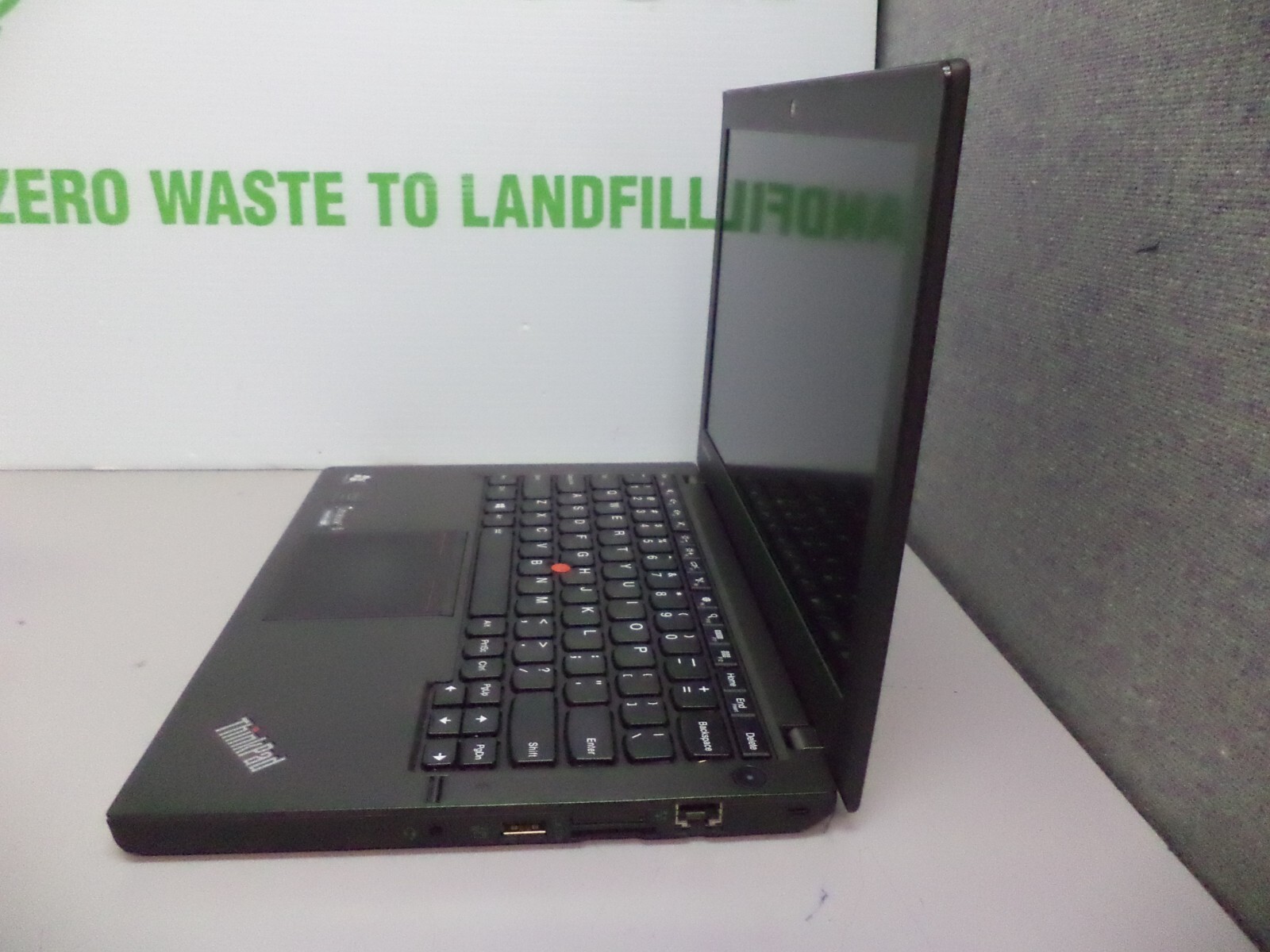 *Lenovo ThinkPad X240 12.5″ i7-4600U 2.1GHz 8GB/320GB Webcam Laptop [No OS/AC]**