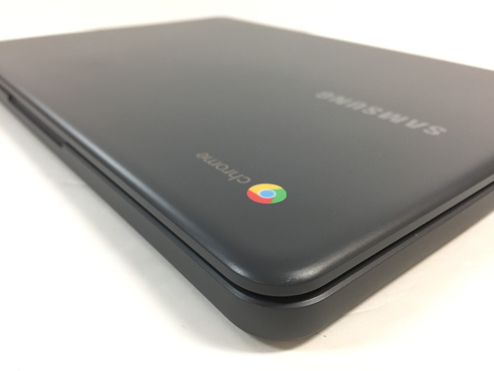 Samsung Chromebook 3 XE500C13-S01US 11.6″/Intel N3050/2GB RAM/16GB eMMC/ChromeOS