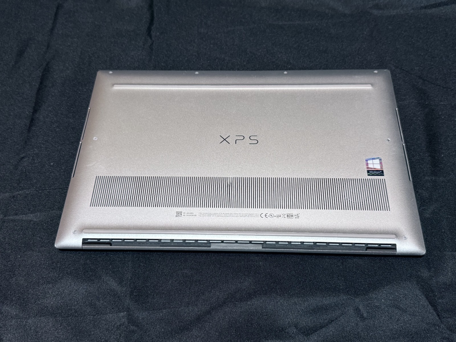 Dell XPS 15 9500 Silver FHD+ i7-10750H 2.60GHz 16GB 512GB SSD GTX 1650 Ti Fair
