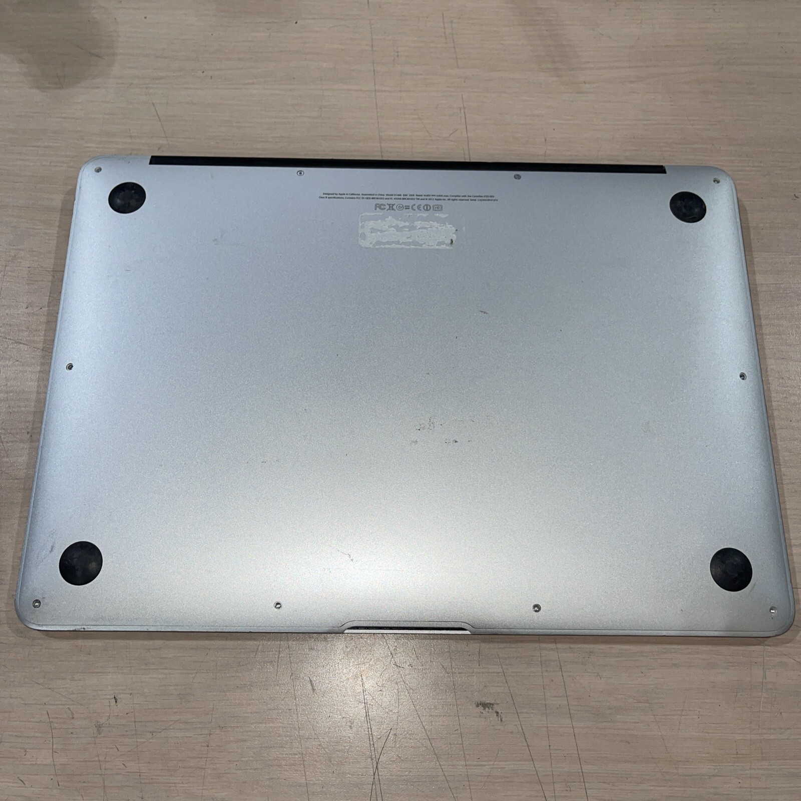 Apple Macbook Air MID 2012 13″ i5-3427U 1.8GHz 4gb RAM NO HD