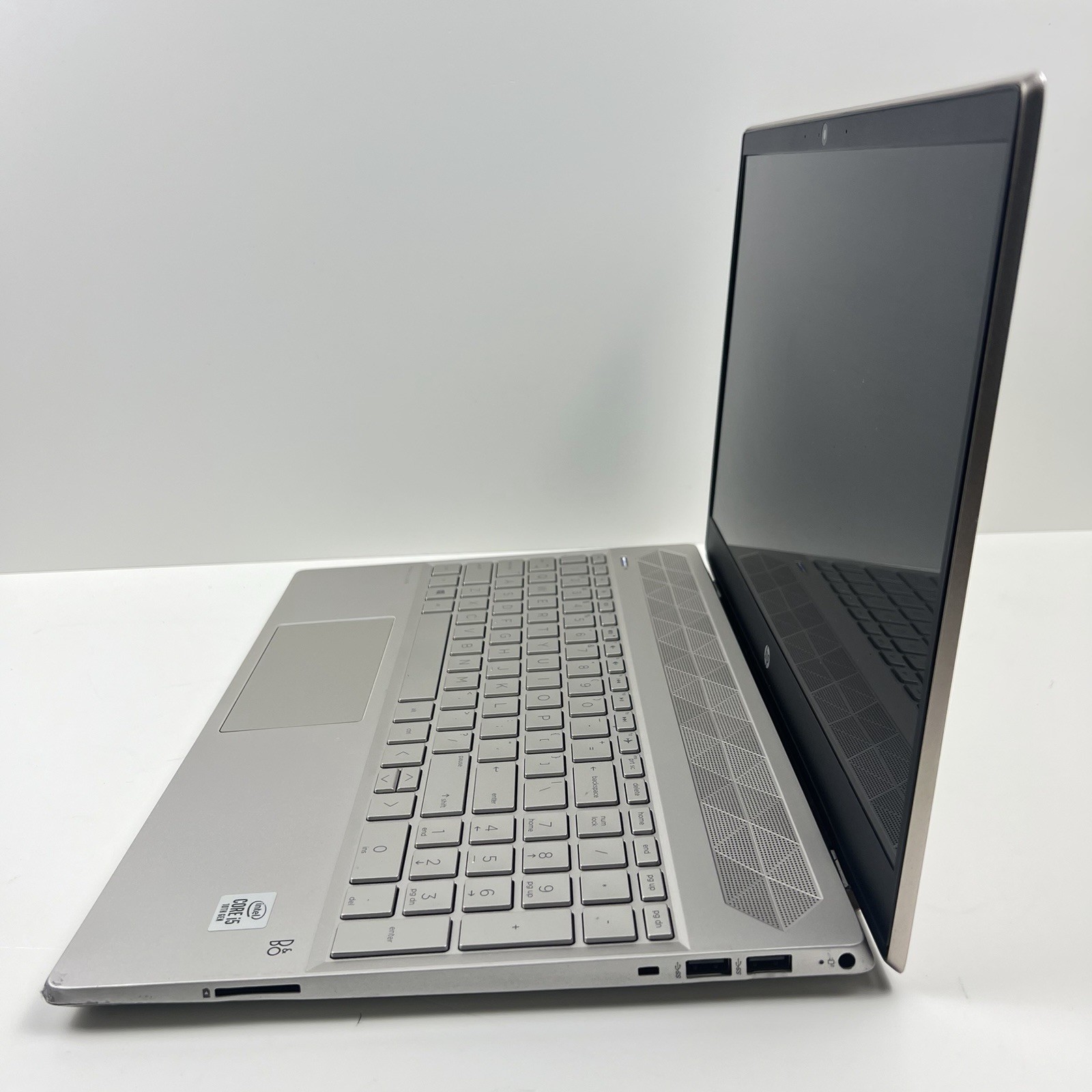 HP Pavilon 15-CS3055WM Intel i5-1035G1 1.0GHz 8GB RAM 128GB SSD Win 11 w/Charger