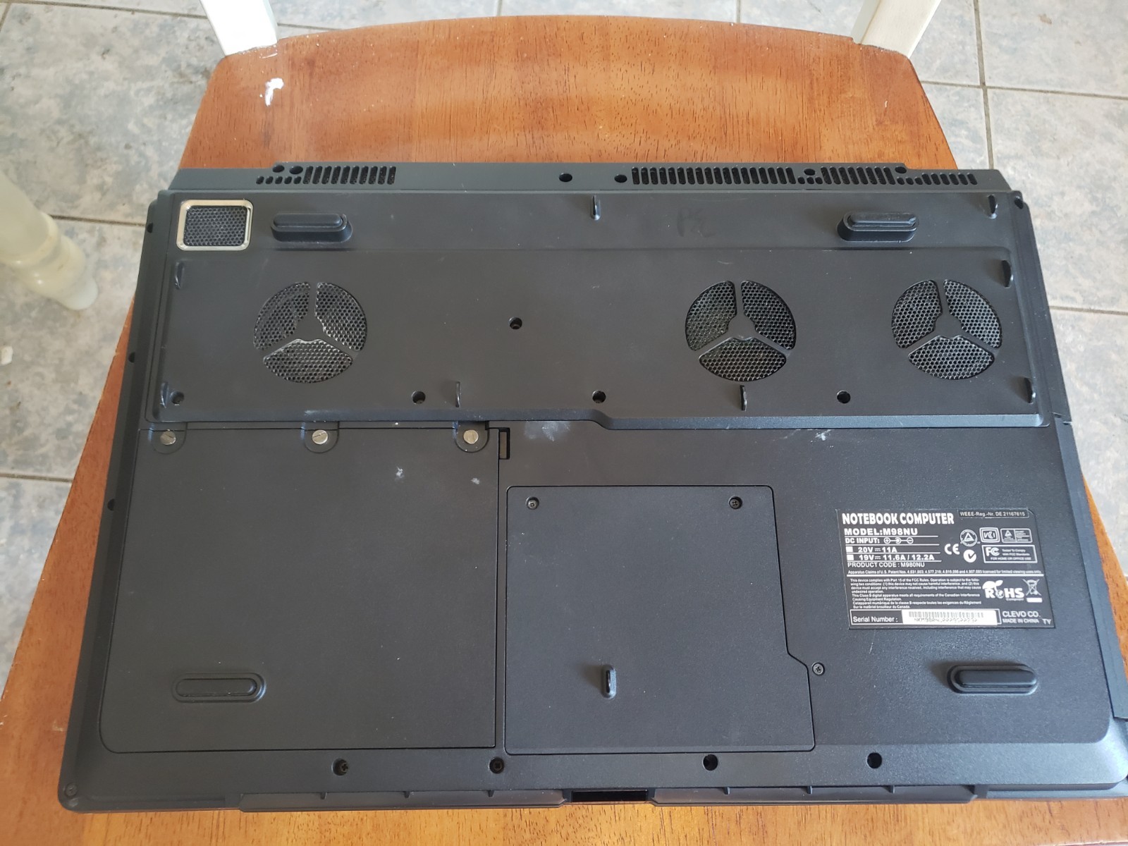 Very Rare Sager m980nu 18.4″ 1080p C2QXE qx9300 2.53ghz 8gb gtx 260m SLI Capable