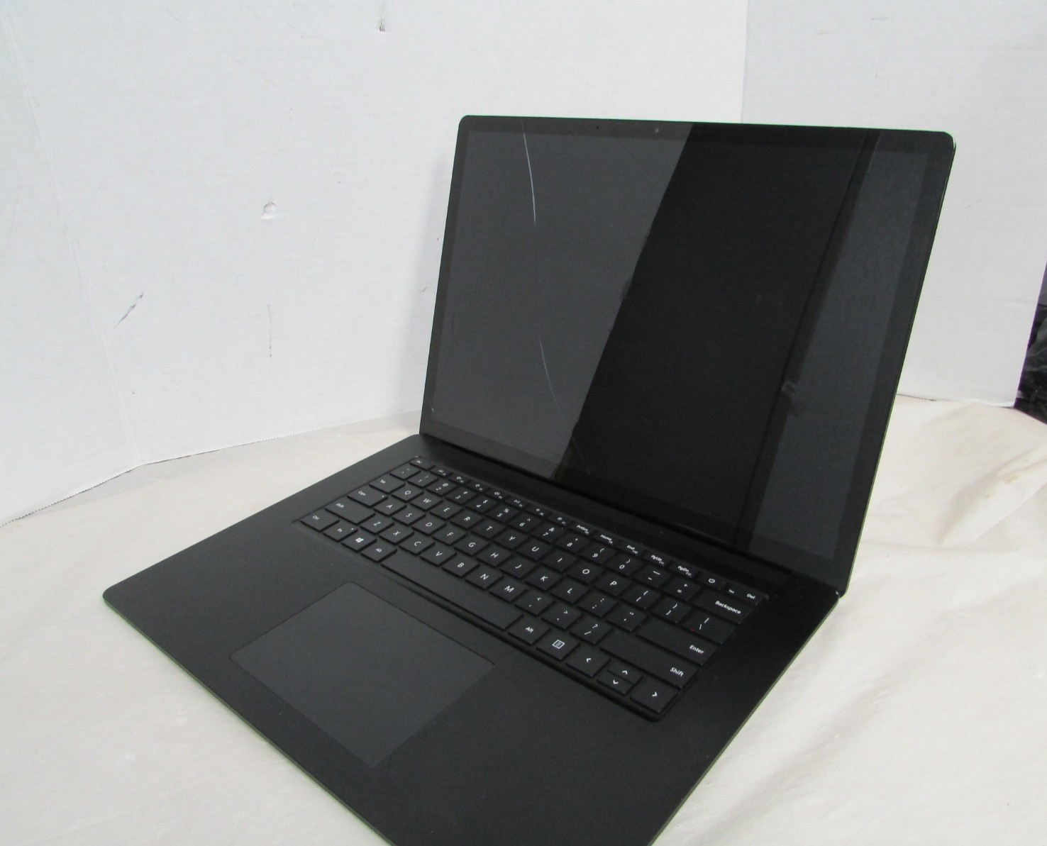 Microsoft Surface Laptop 3 1872 I7-1065G7 1.3GHz 16GB NO SSD, OS CRACKED SCREEN