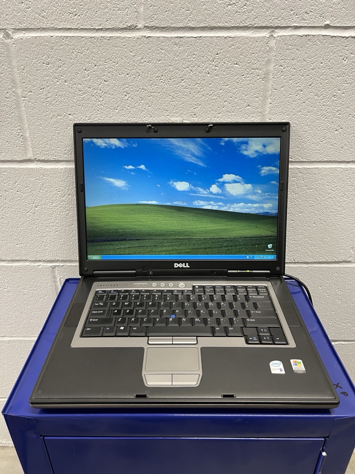 DELL LATITUDE D820 Core 2 Duo 1GB RAM 120GB HDD NVIDIA WINDOWS XP Serial Laptop