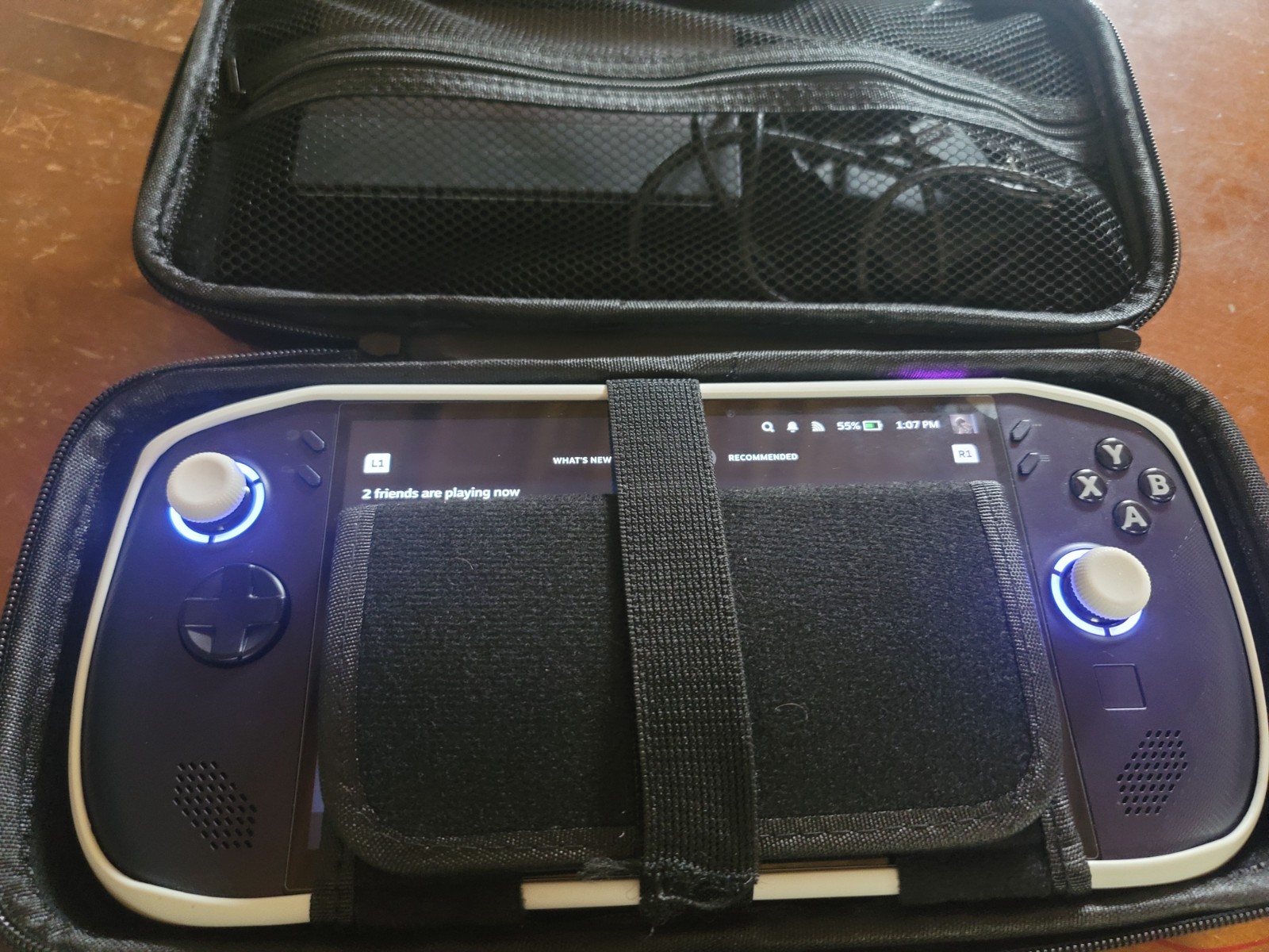[Bundle] Lenovo Legion Go S Z1 Extreme 1 TB 32GB RAM SteamOS Handheld Gaming PC