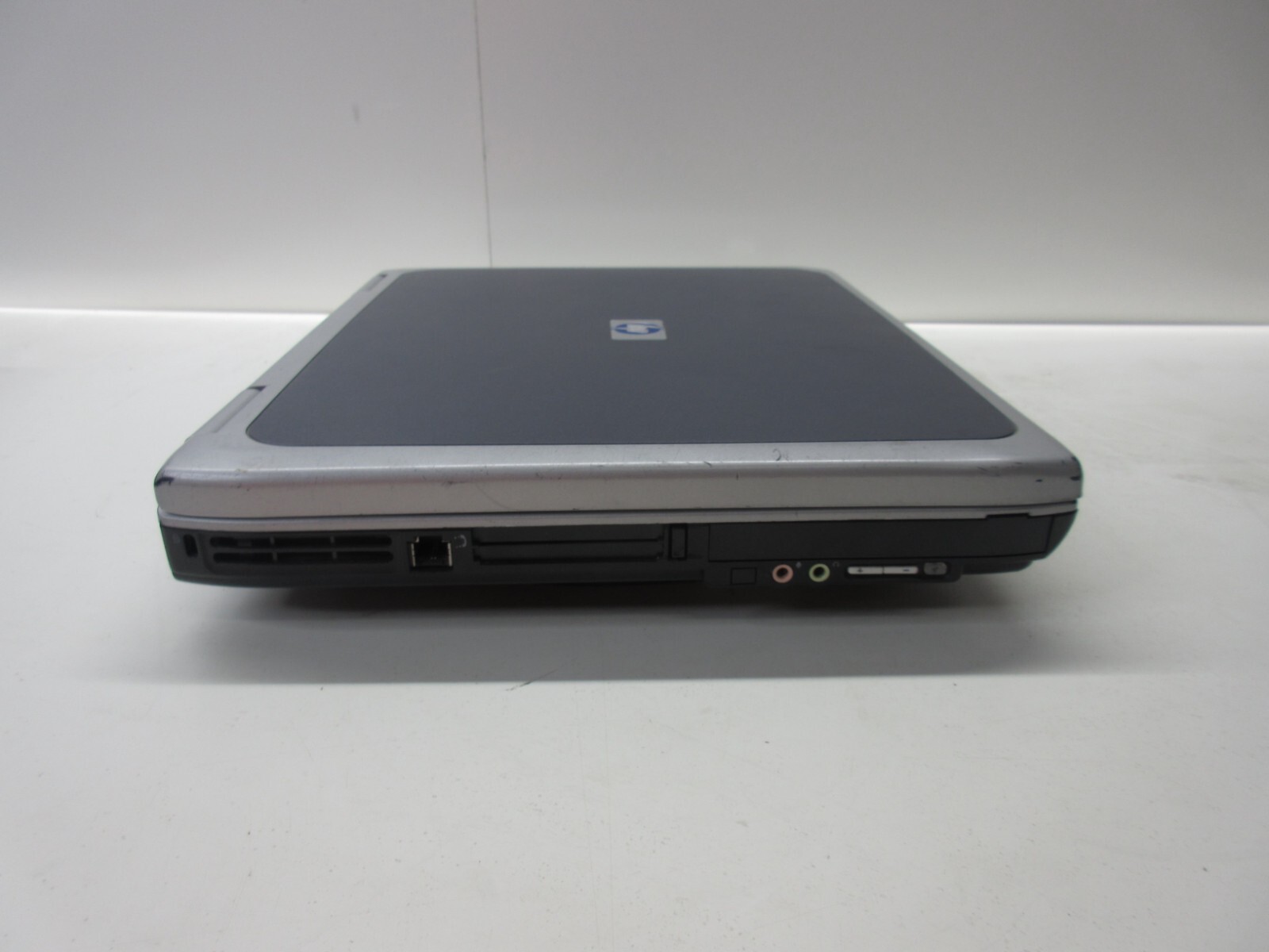 HP Pavilion ZE4910US Laptop Intel Celeron M512MB No HDD/Battery/Screen Dim