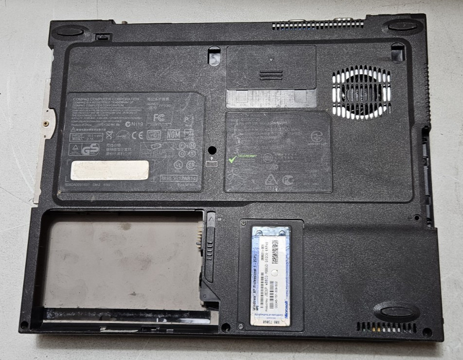 Compaq Evo N610c – Pentium 4 – For Parts Only – No AC Adapter – No HDD