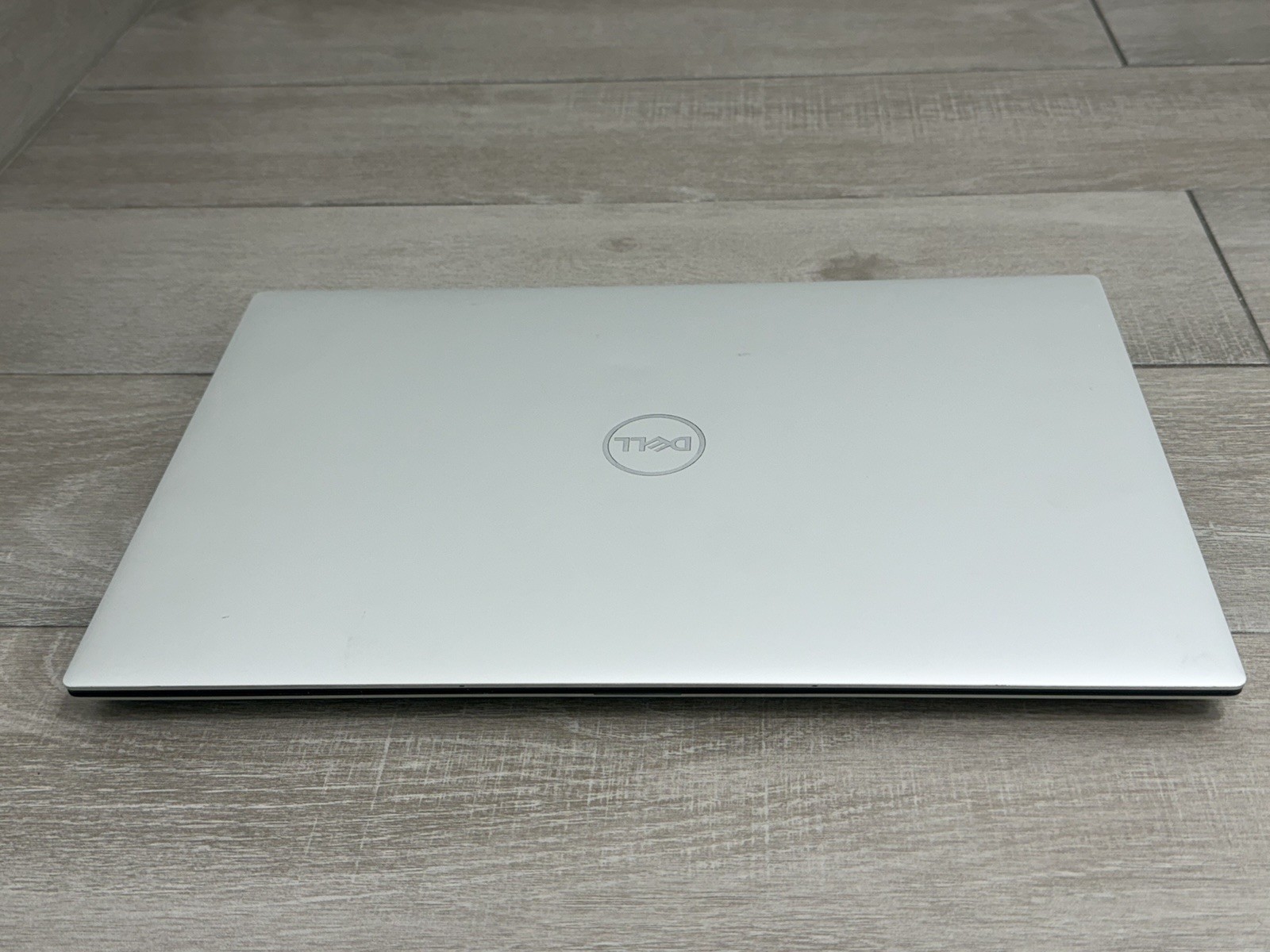Dell XPS 15 9500 15.6″ Touch Laptop Core i9-10885H GTX 1650 16GB RAM 1TB NVMe